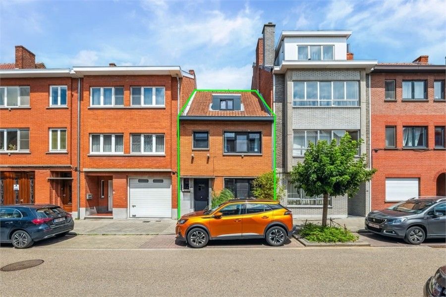 Hoofdfoto van de publicatie: KNUSSE GEZINSWONING MET GEZELLIGE STADSTUIN IN HASSELT