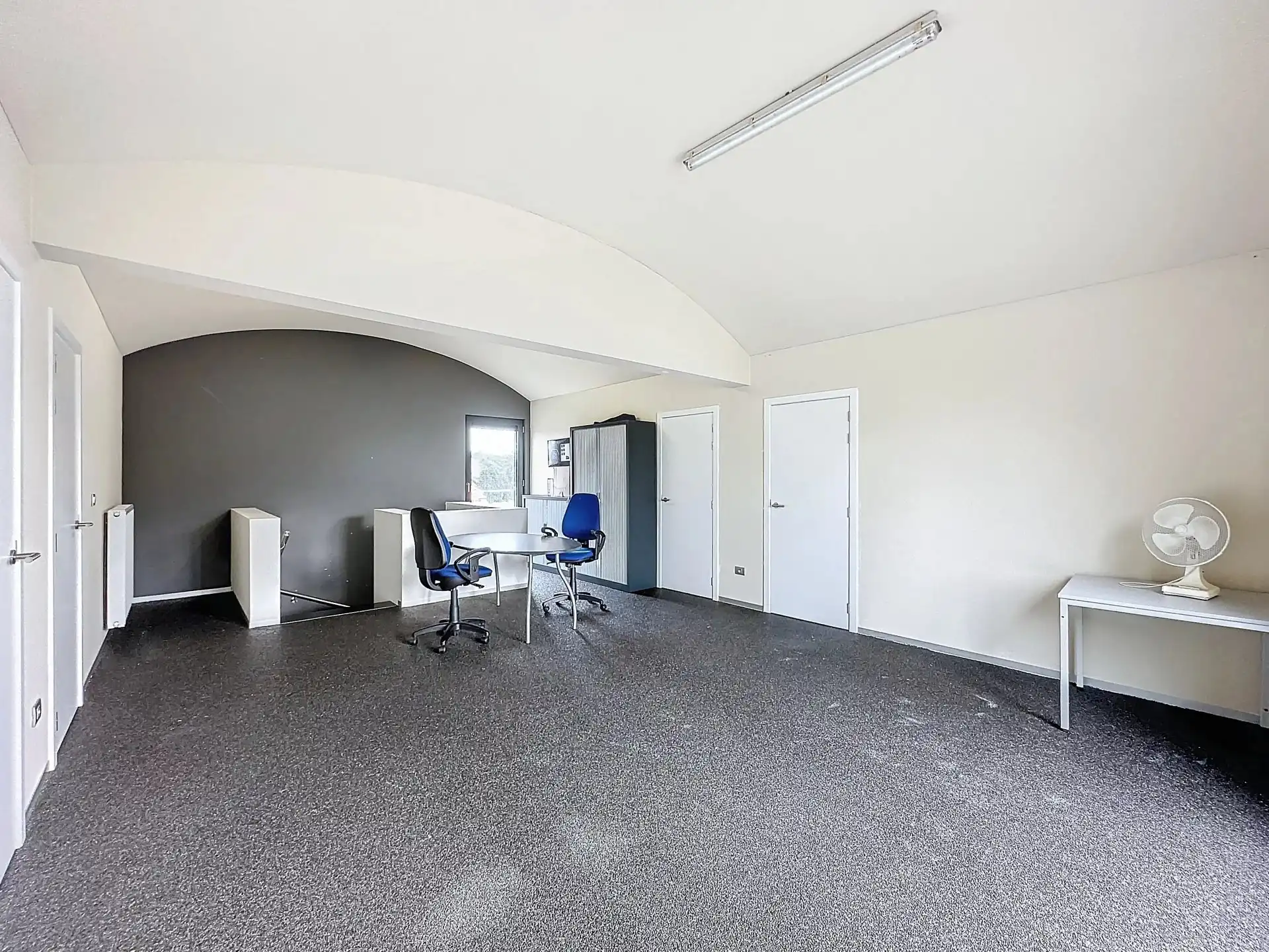 Unieke moderne woning met een dubbele bestemming op een perceel van 29a24ca. foto 62