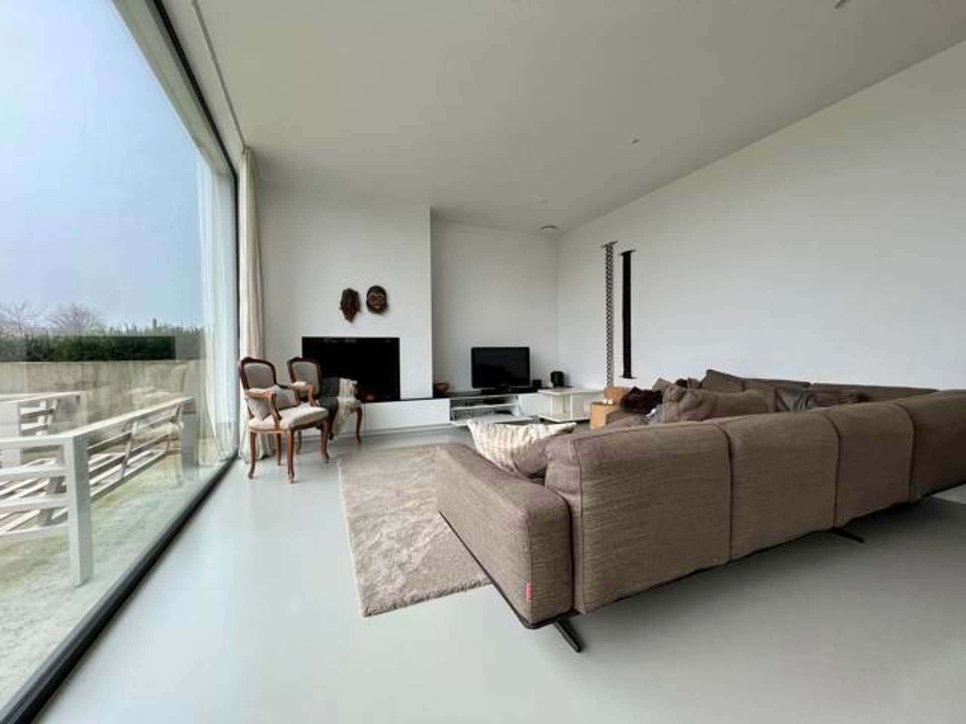 Energiezuinige villa op een perceel van 38 are foto 4