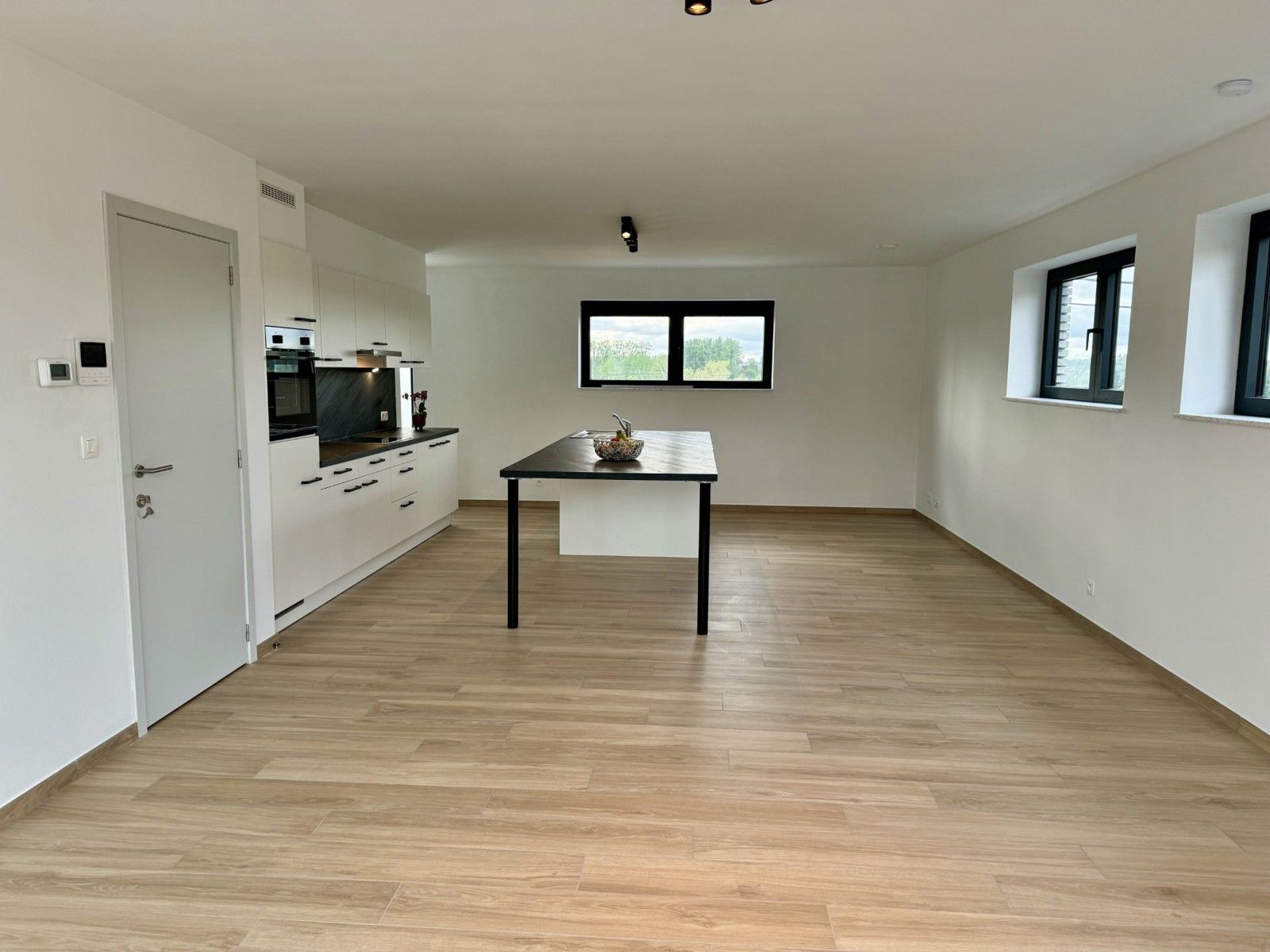 Duplex appartement met ruim terras te huur foto 2