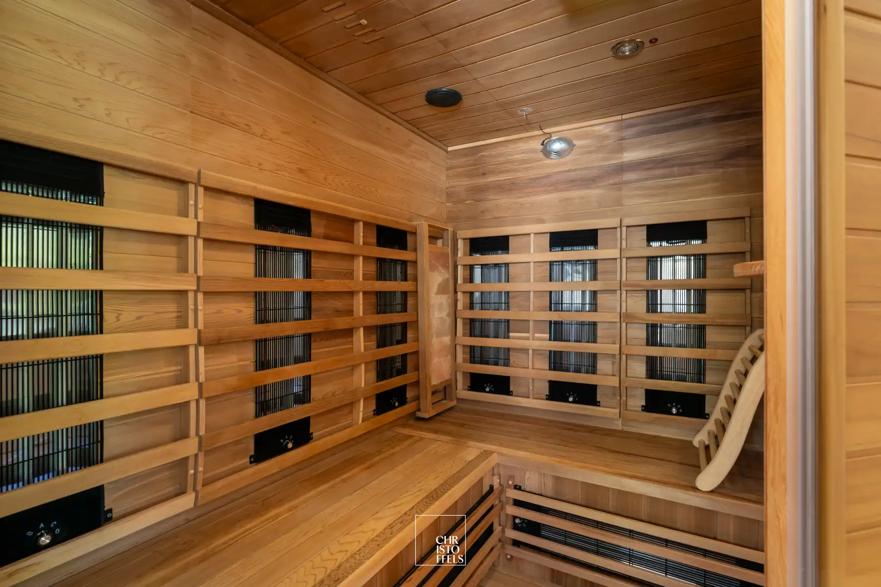 Exclusieve villa (511m²) met buitenzwembad, wellnessruimte en paardenaccommodatie in Lanaken foto 29