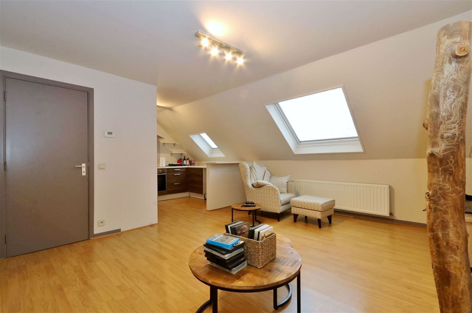 Appartement met 2 slaapkamers, ingerichte zolder en kelder foto 4