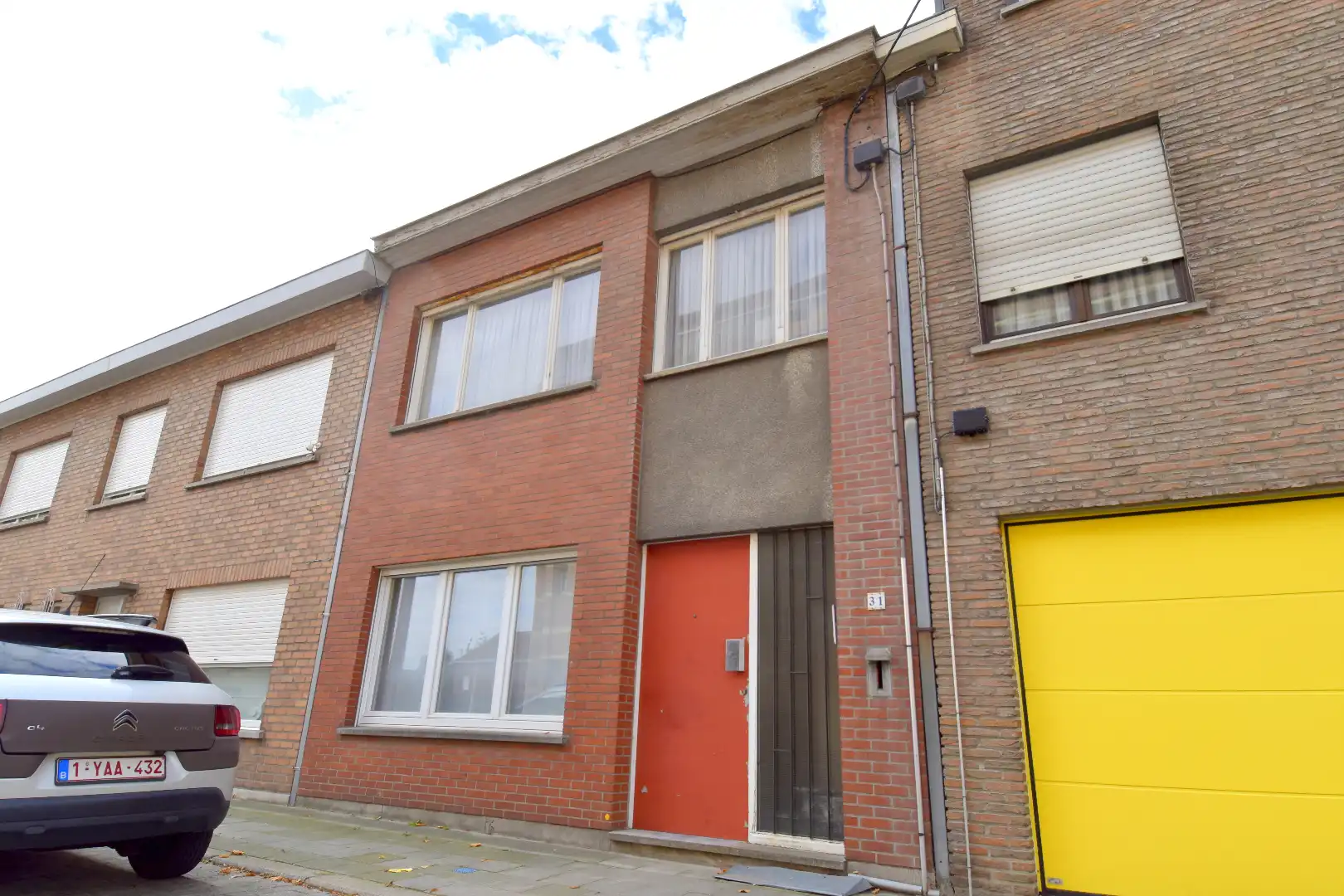 Hoofdfoto van de publicatie: Te renoveren gezinswoning met 3 slaapkamers in een toffe buurt te Roeselare