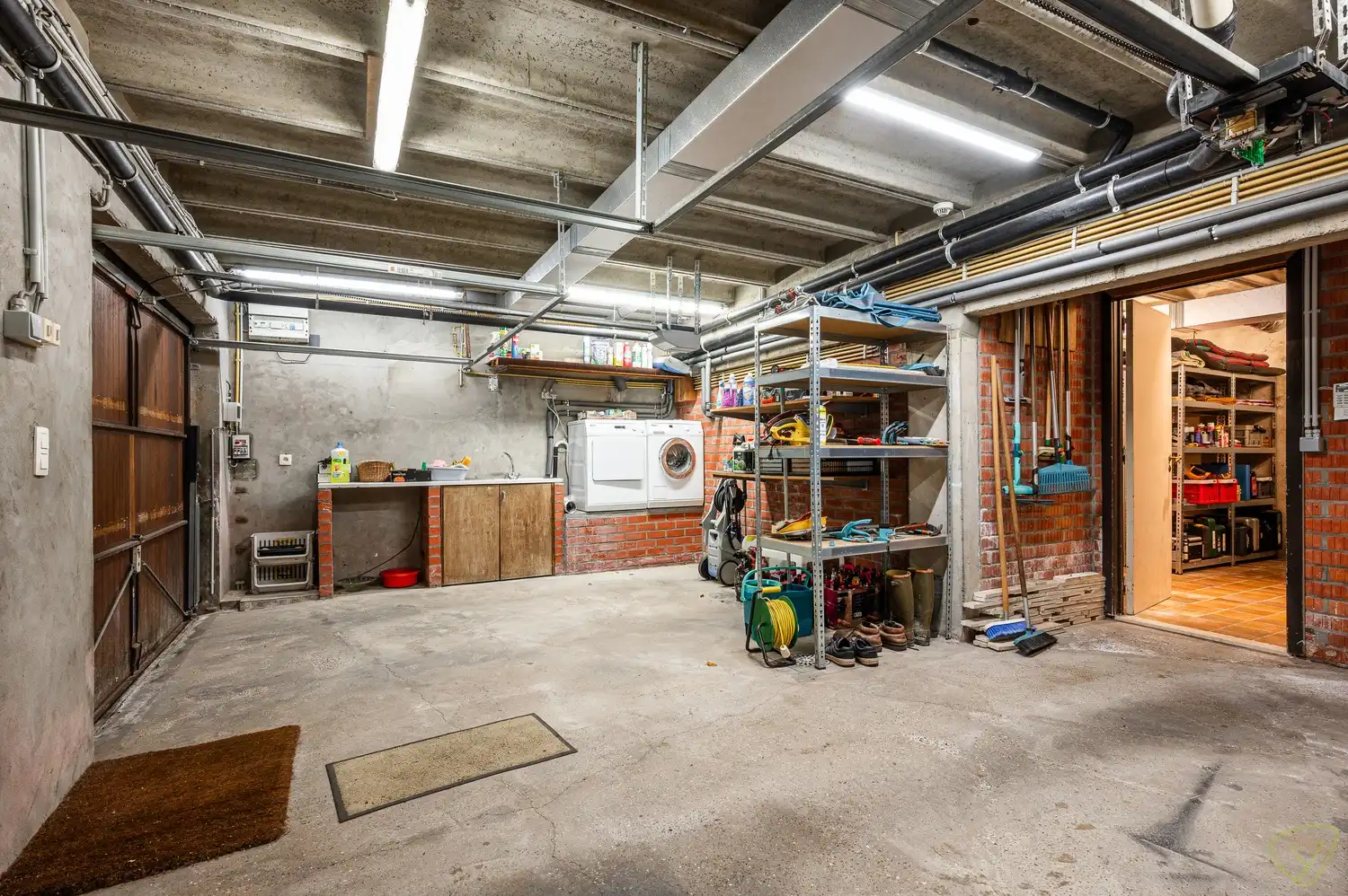 Kwalitatief afgewerkte woning met praktijkruimte en uitzonderlijk ruime kelderverdieping foto 29