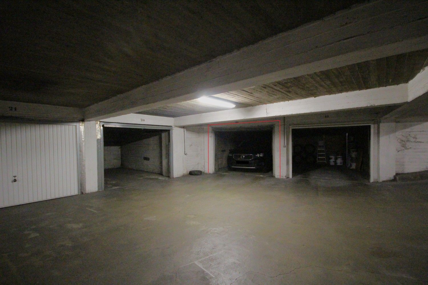 Vernieuwd appartement met 2 slaapkamers, garage en kelder in het centrum foto 22