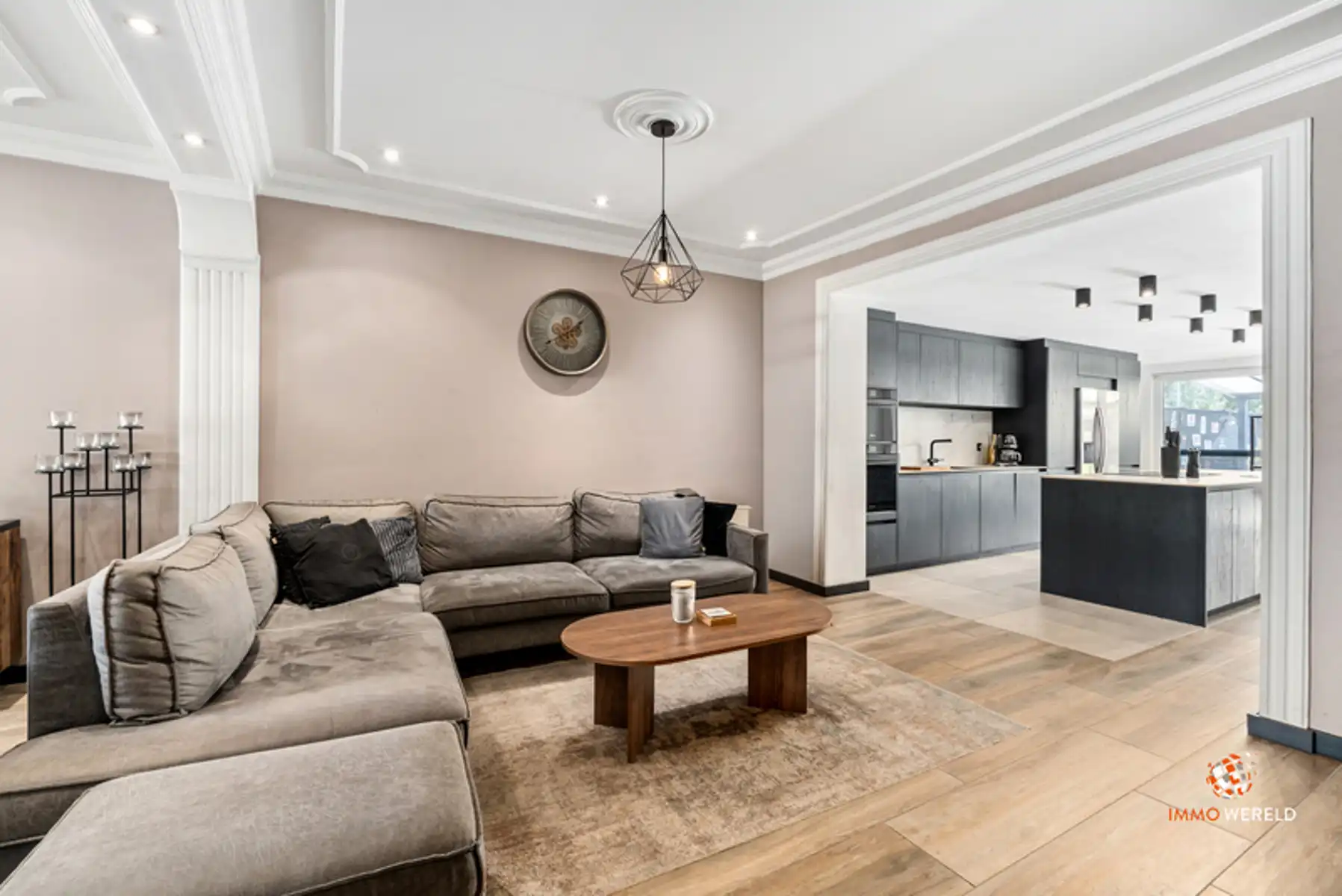Prachtige gerenoveerde woning met 3 slaapkamers en grote tuin foto 6