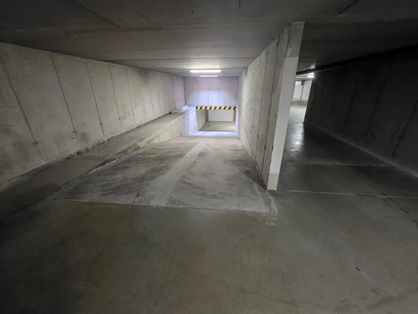 Dubbele garagebox - ondergrond, ruim en vlot bereikbaar foto 17