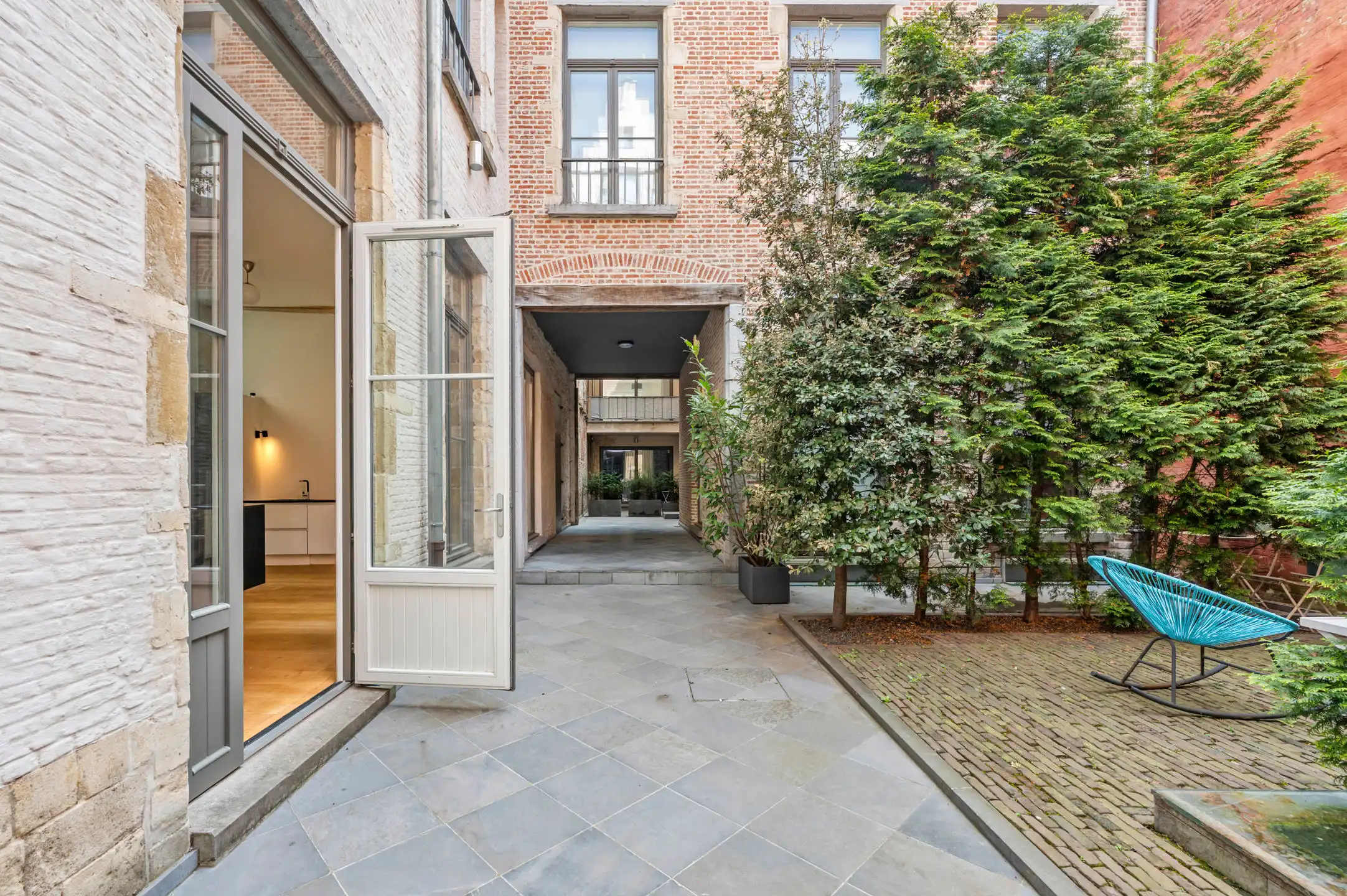 Rustig & charmant appartement met koer in hart Antwerpen foto 2