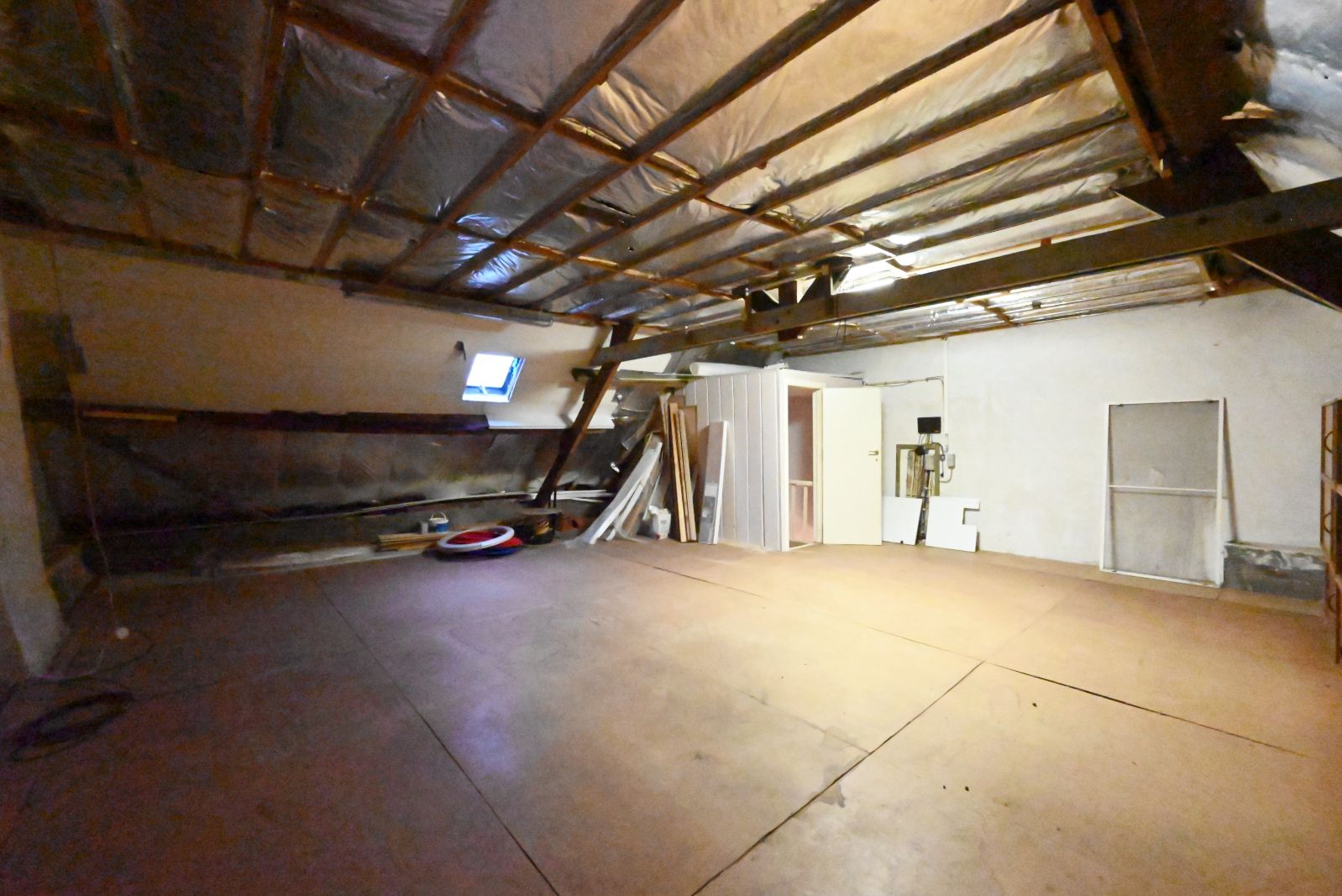 Ruime gezinswoning met 4 slaapkamers in het hartje van Staden! foto 20