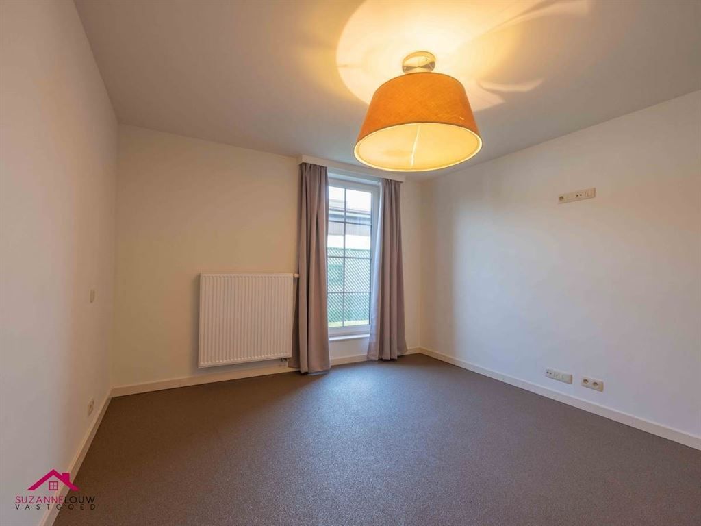 Vrijstaande woning, volledig gerenoveerd foto 25