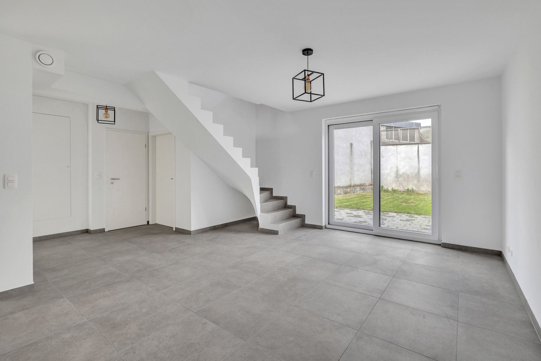 Nieuwbouwwoning met 4 slaapkamers en uitstekende verbinding foto 3