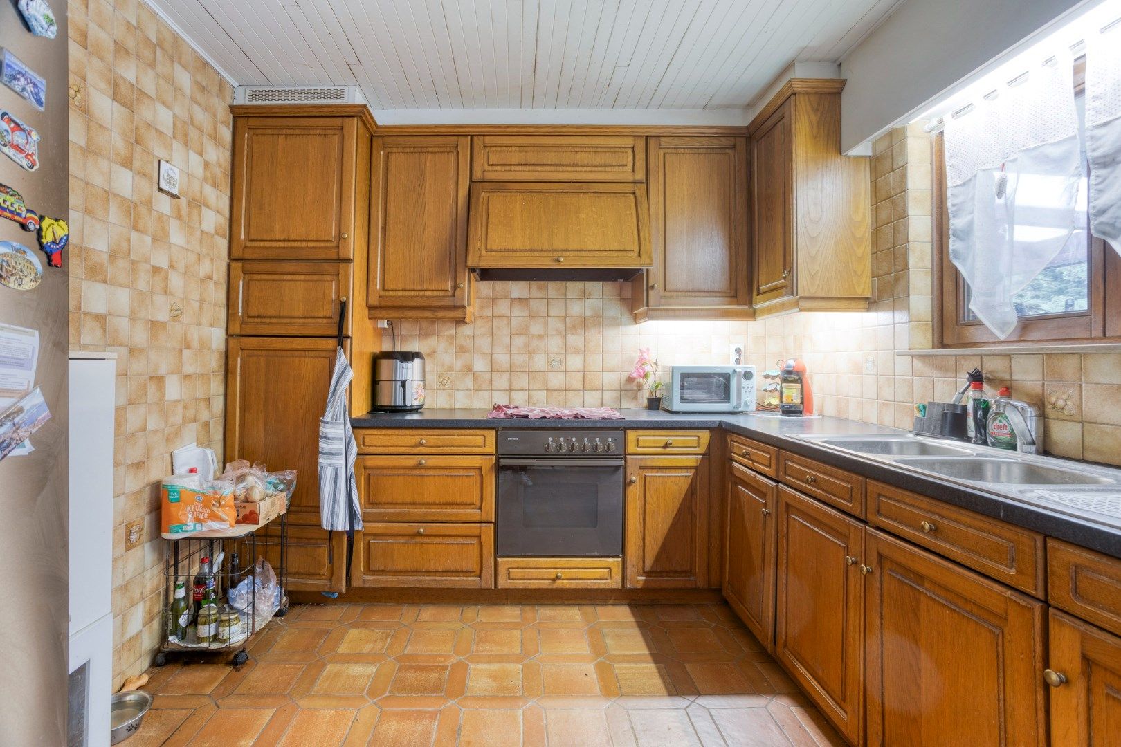 Gelijkvloerse woning met 2 slpks en inpandige garage op 824 m² !  foto 5
