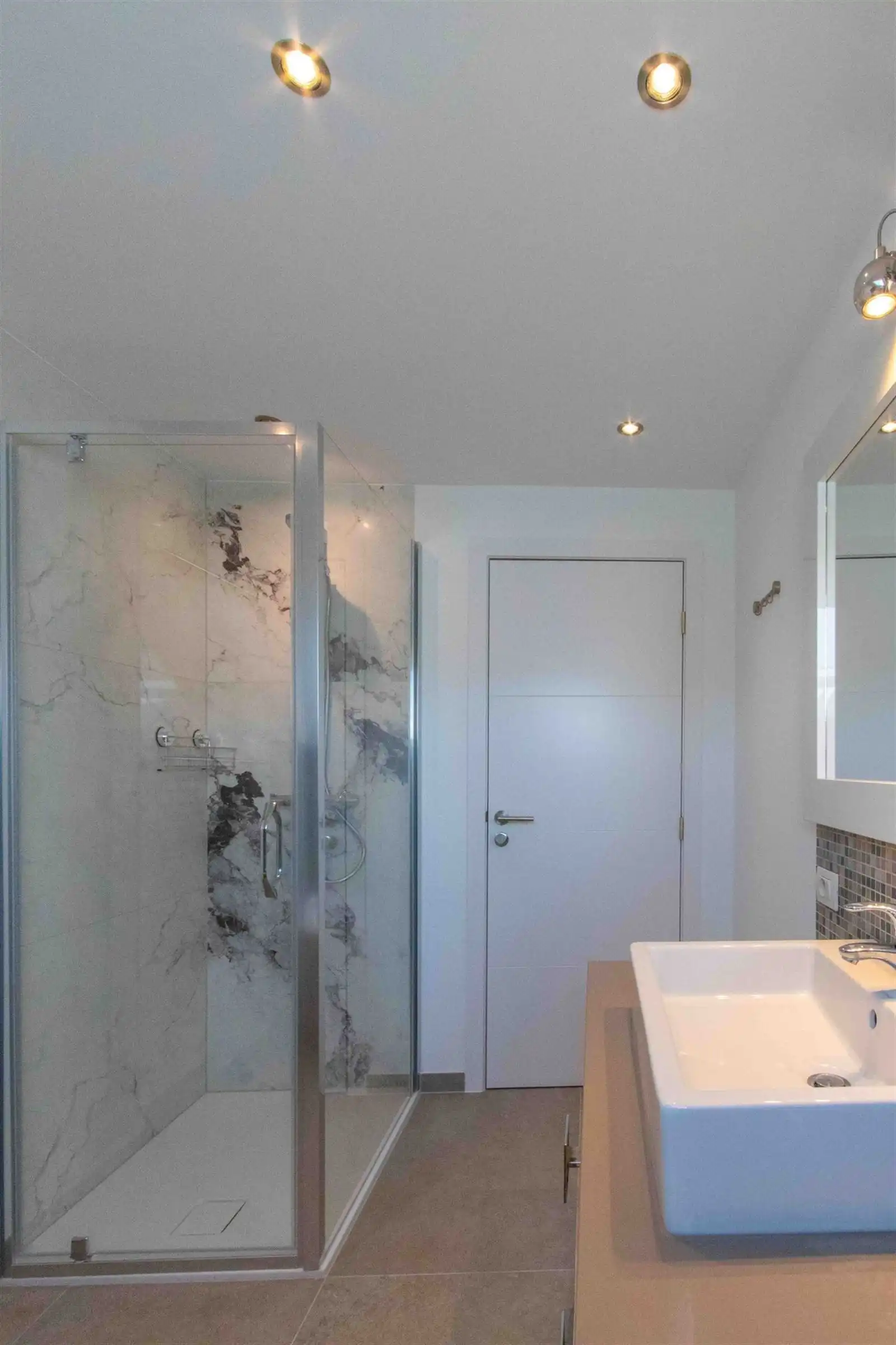 volledig gerenoveerde Woning foto 13