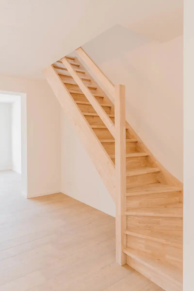 Recent gerenoveerde woning met grote loods foto 12