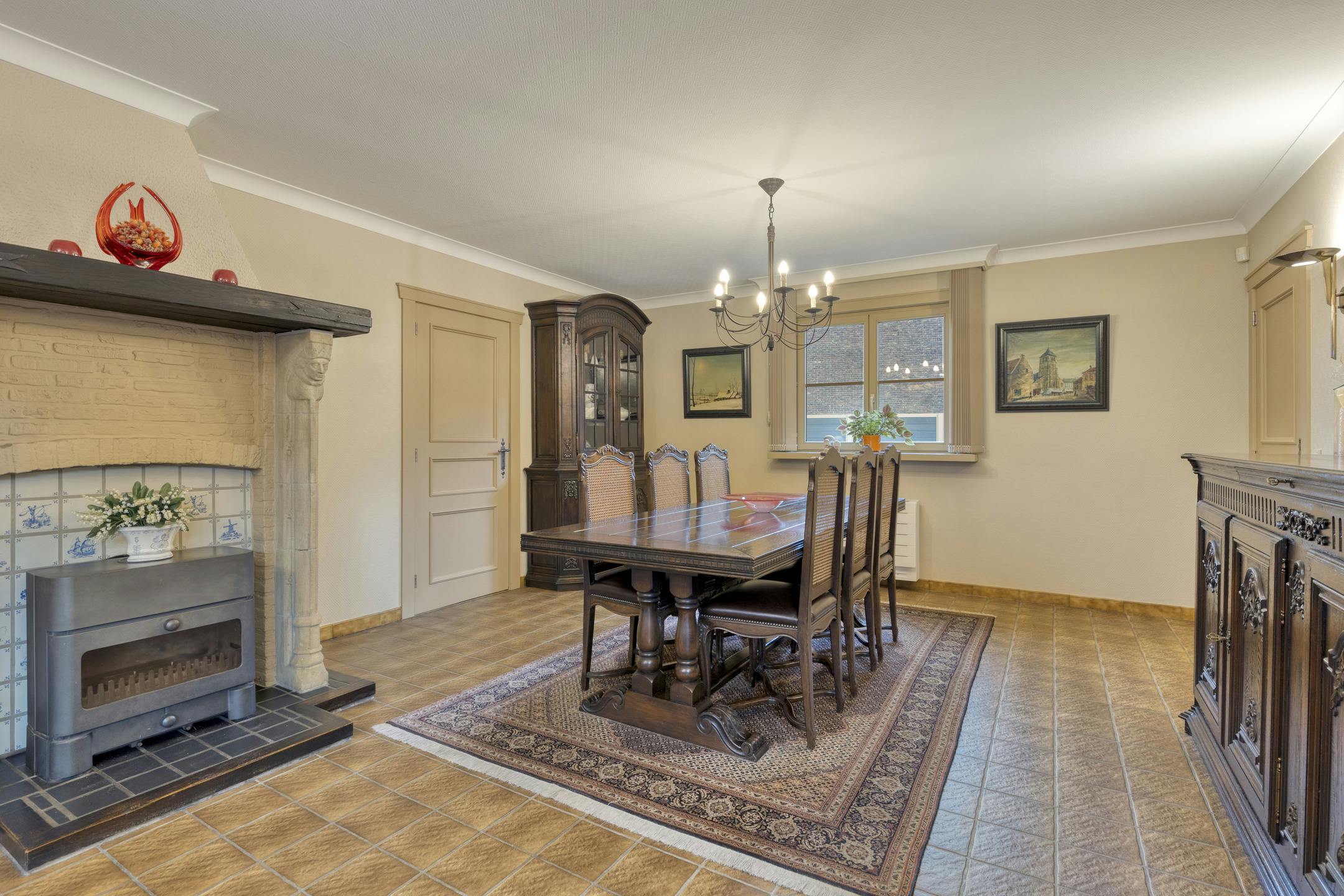 Mooie villa met schitterende tuin in residentiële woonwijk foto 8