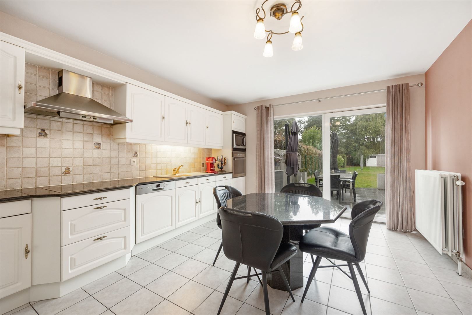 Instapklare woning met verzorgde, ruime tuin! foto 6