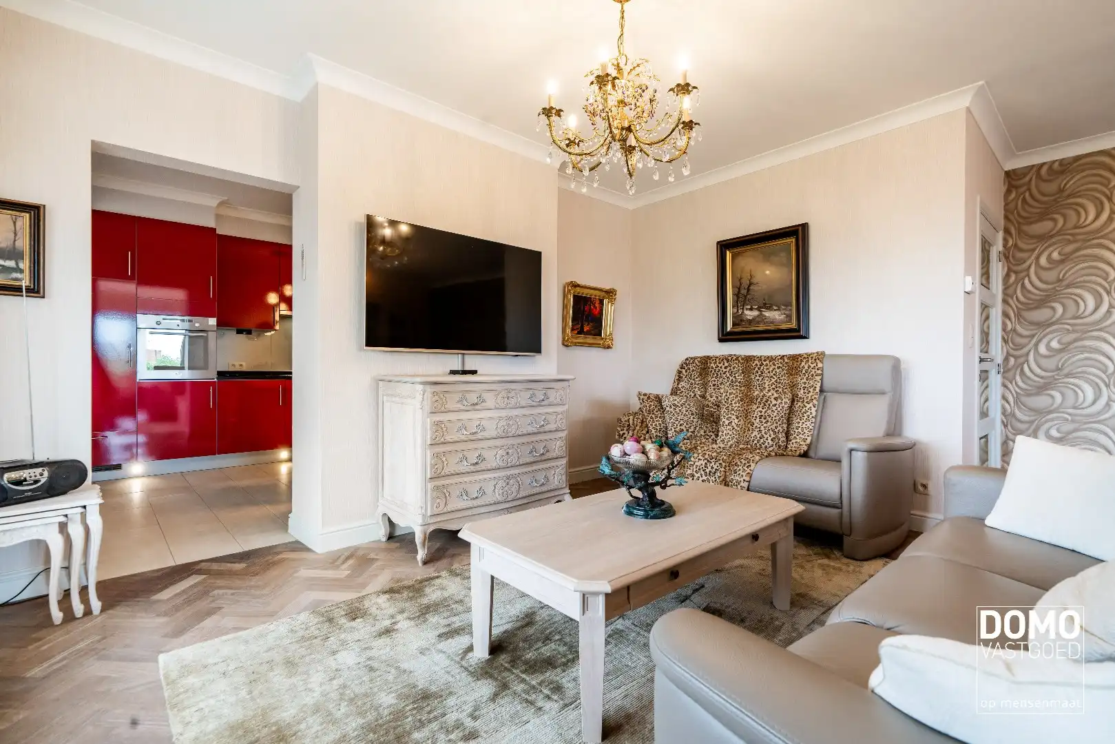 Stijlvol wonen in hartje Hasselt met een uniek uitzicht over het Kolonel Dusartplein foto 3
