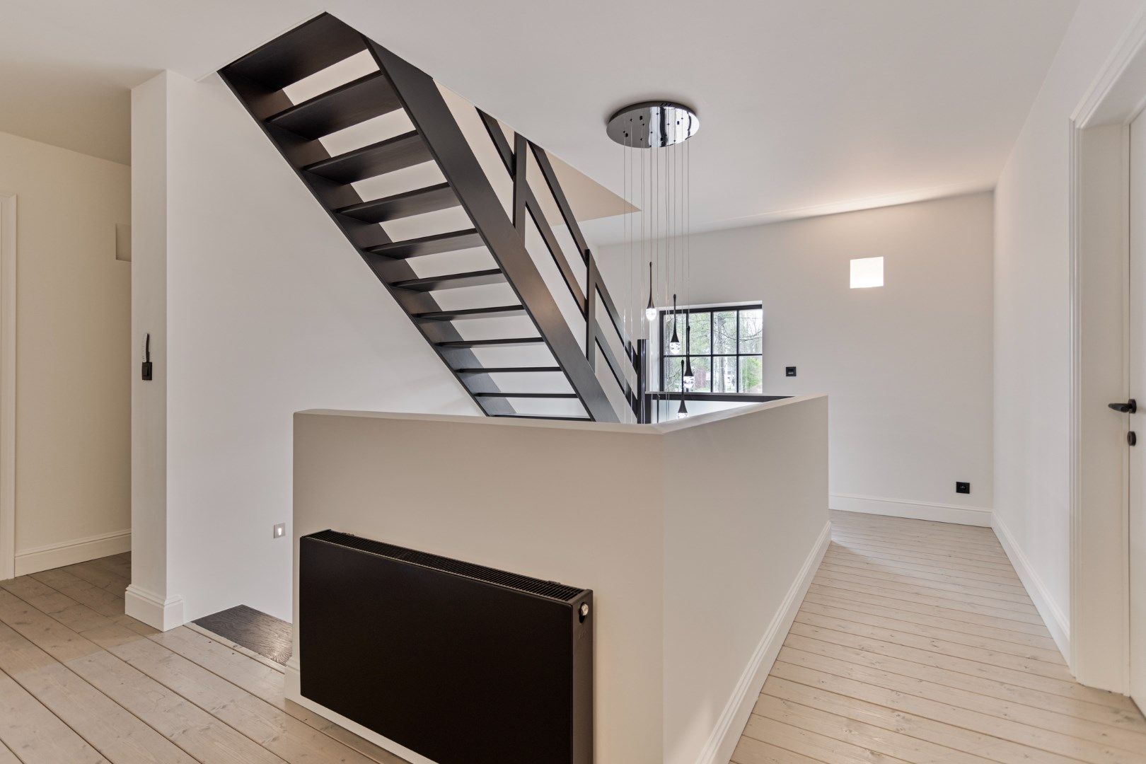 Ruim ingedeelde kwalitatieve villa op 12 are met adembenemd zicht op achterliggend groen. foto 35