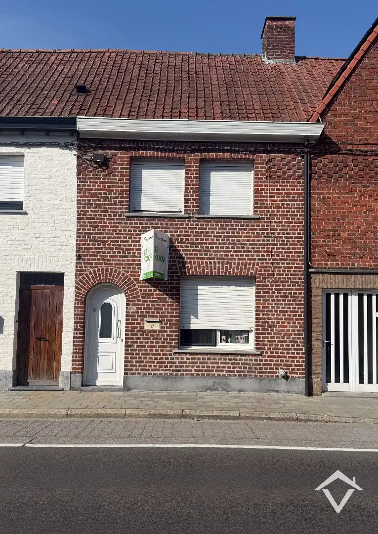 Instapklare woning met twee slaapkamers en terrastuin op één uiterst centrale ligging te Roeselare foto 2