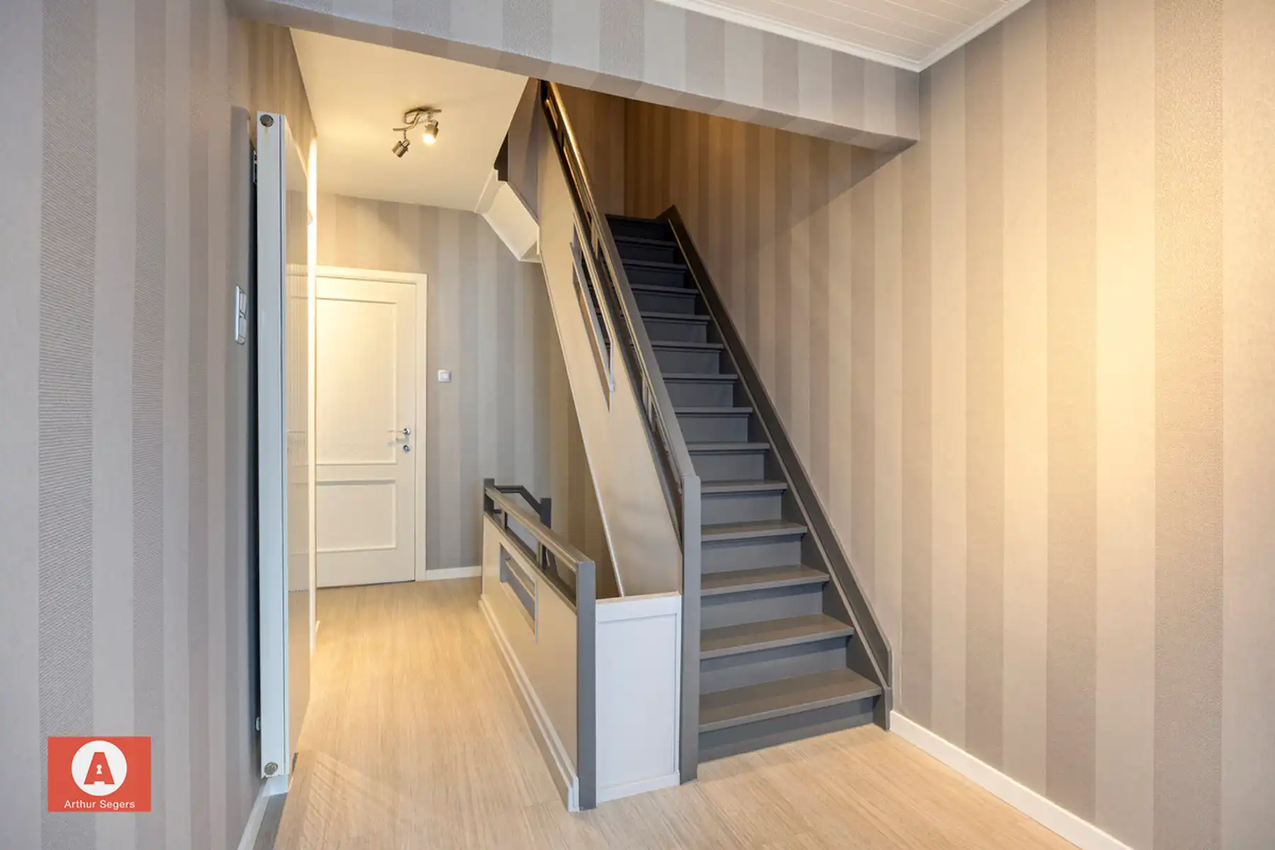 Hedendaagse HOB, gelegen pal bij het centrum van Buggenhout foto 13