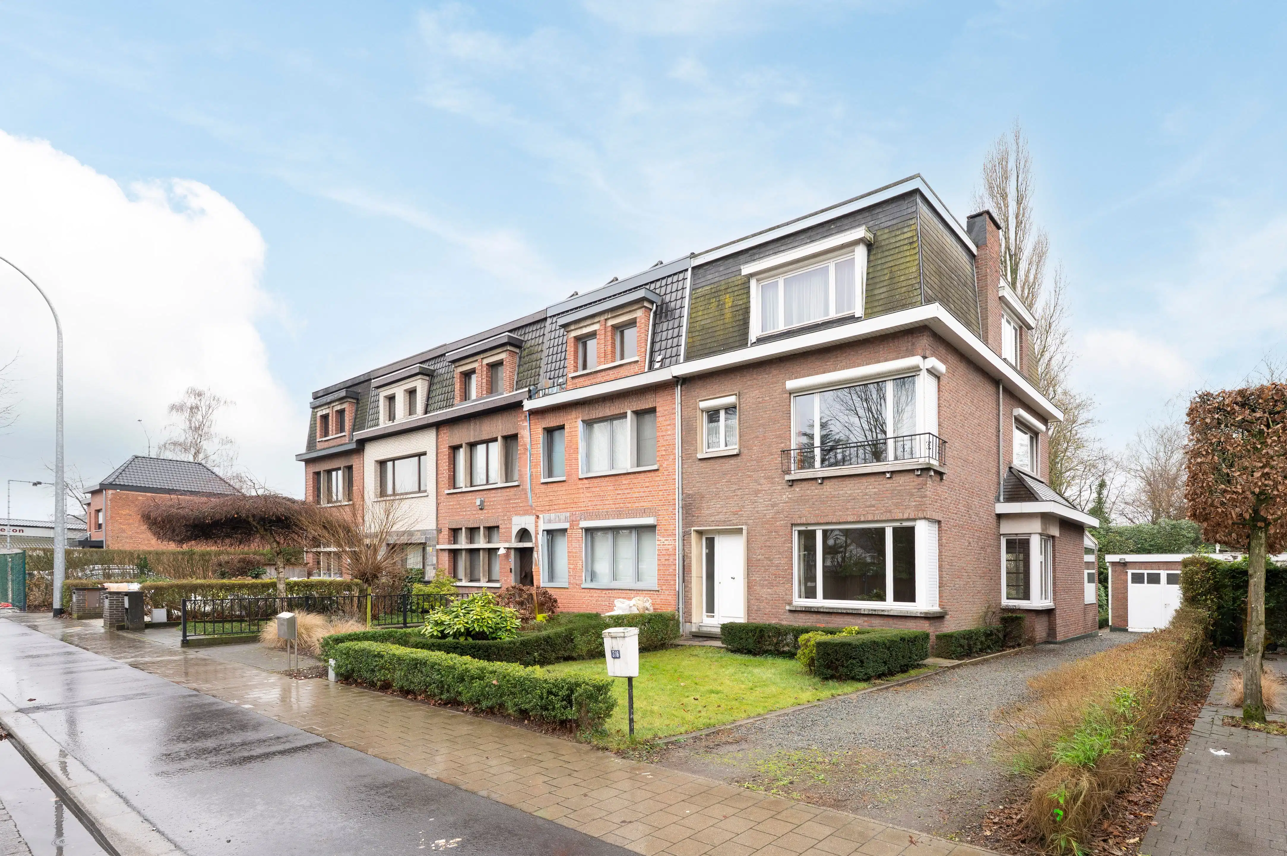 Halfopen bebouwing met veel potentieel, zonnige tuin en garage in Kapellen! foto 26