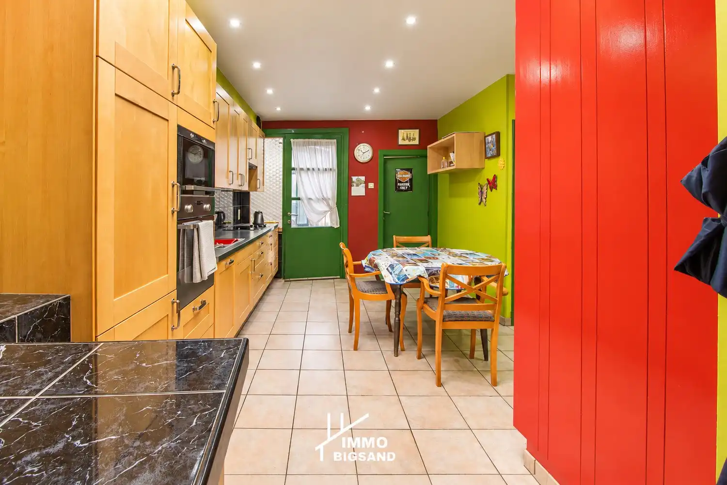 Zeer ruime woning te koop met 4 slaapkamers in Marke met tuin foto 6