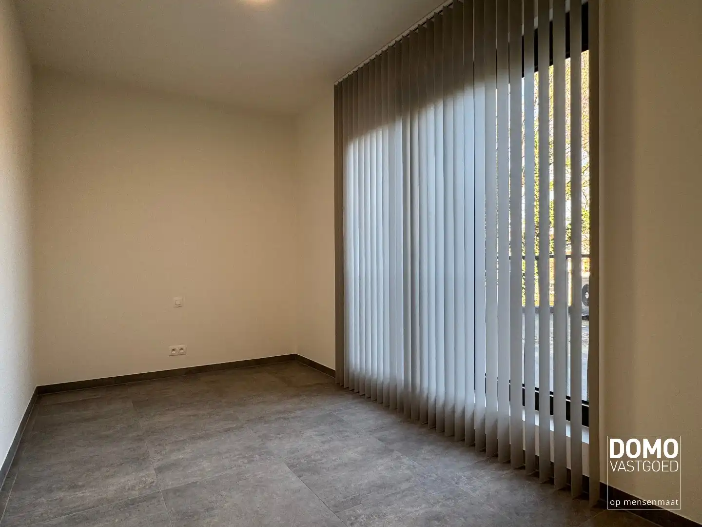 VOLLEDIG AFGEWERKT NIEUWBOUWAPPARTEMENT MET 2 SLAAPKAMERS, TERRAS, ONDERGRONDSE AUTOSTANDPLAATS EN KELDERBERGING IN RESIDENTIE "DE KWINT" TE ZONHOVEN  foto 7