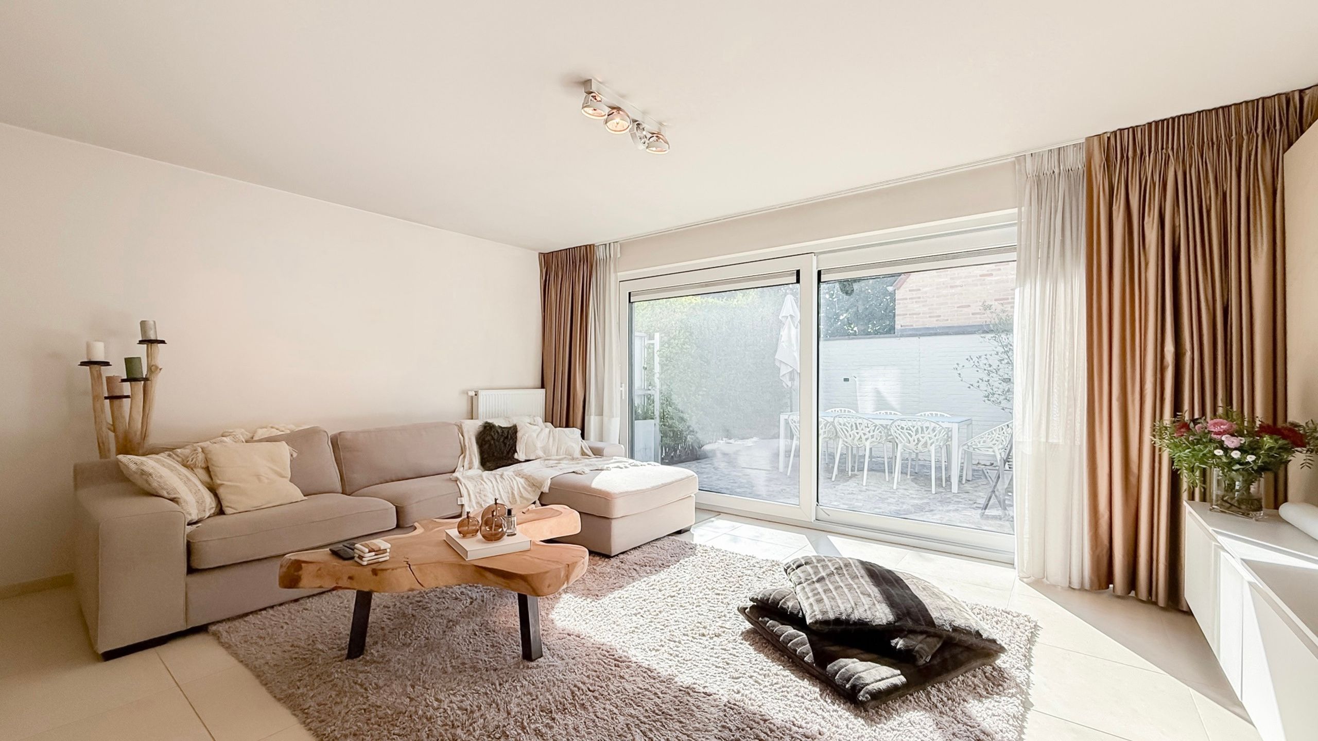 Elegant gelijkvloersappartement in het hart van Duinbergen.. foto 3