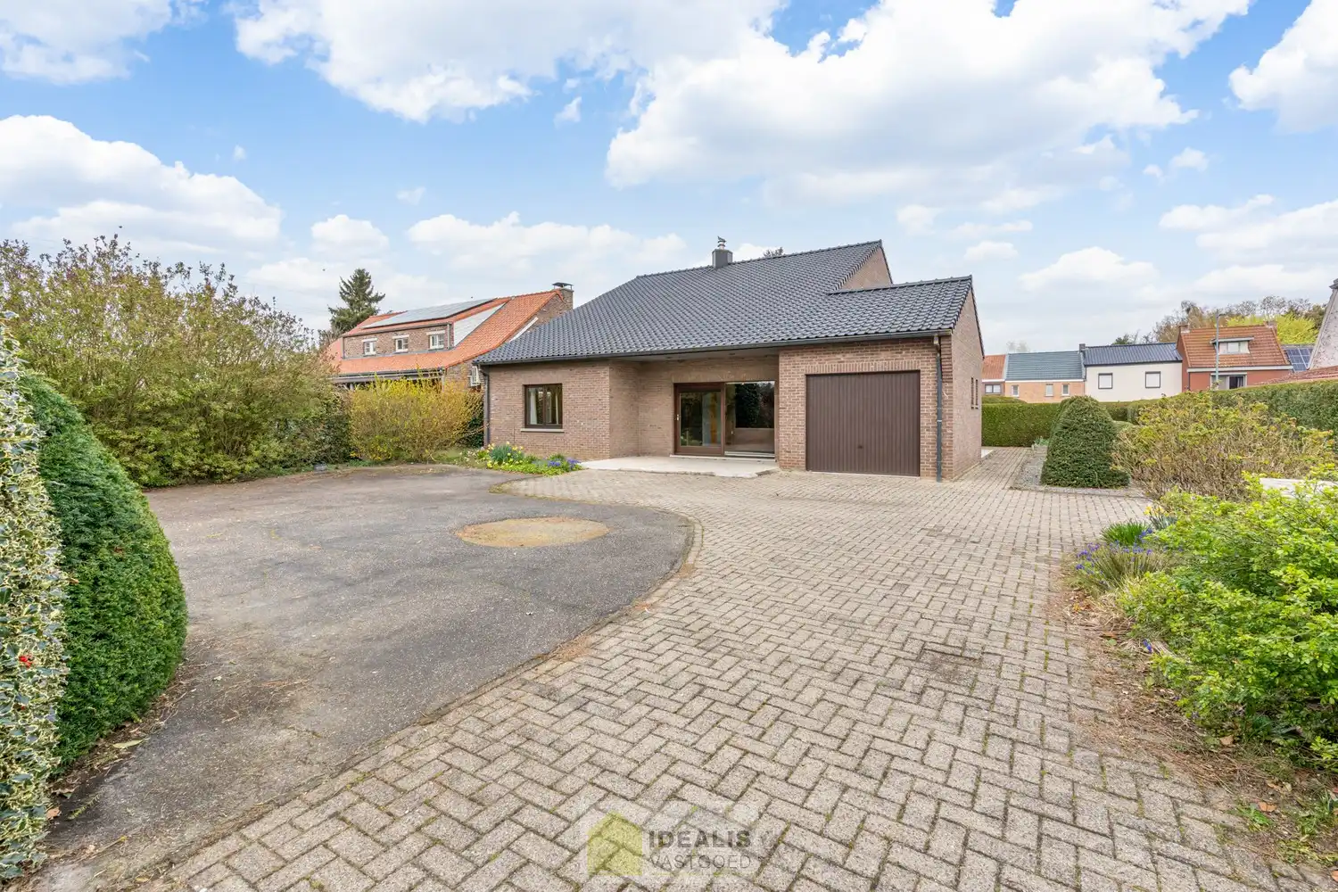 IDEALIS VASTGOED – VERZORGDE GEZINSWONING MET 2 SLAAPKAMERS (MOGELIJKHEID TOT MEER) OP AANGENAAM PERCEEL VAN 11A 28CA foto 7