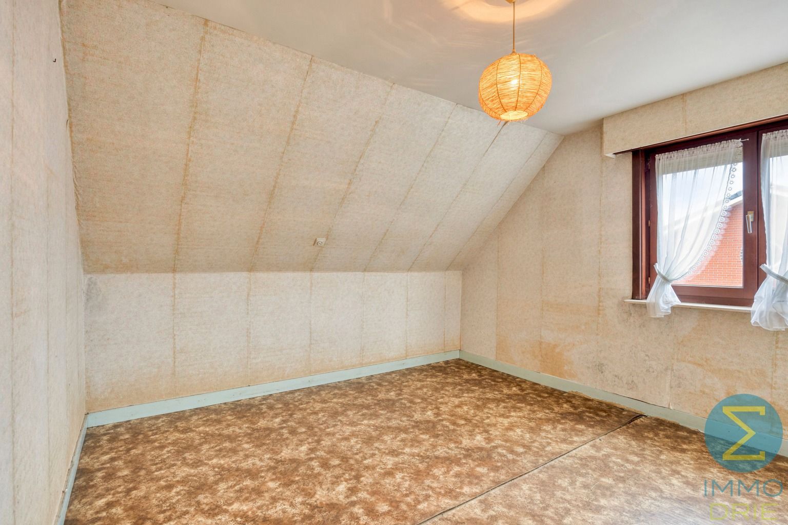 Rustig gelegen te renoveren woning met 3 slpks op 855 m² foto 20