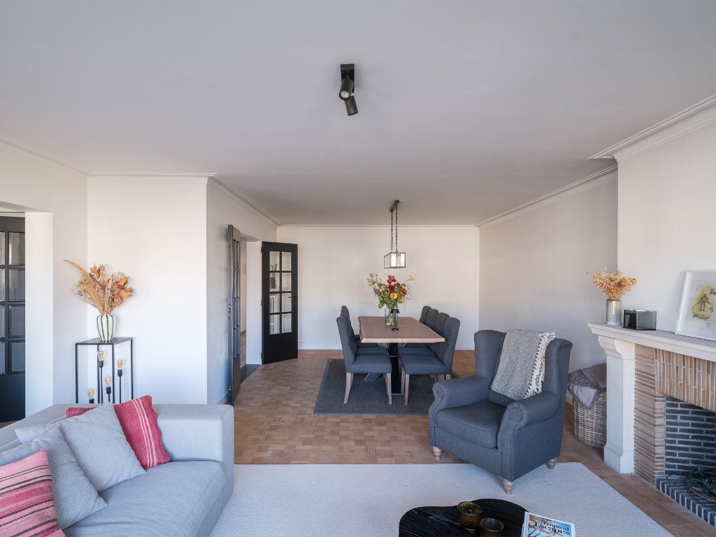 Gent centrum: Ruim appartement (3 slpkmrs) met buitenruimte, weids zicht en parkeergelegenheid nabij het het Zuidpark - Opportuniteit! foto 4