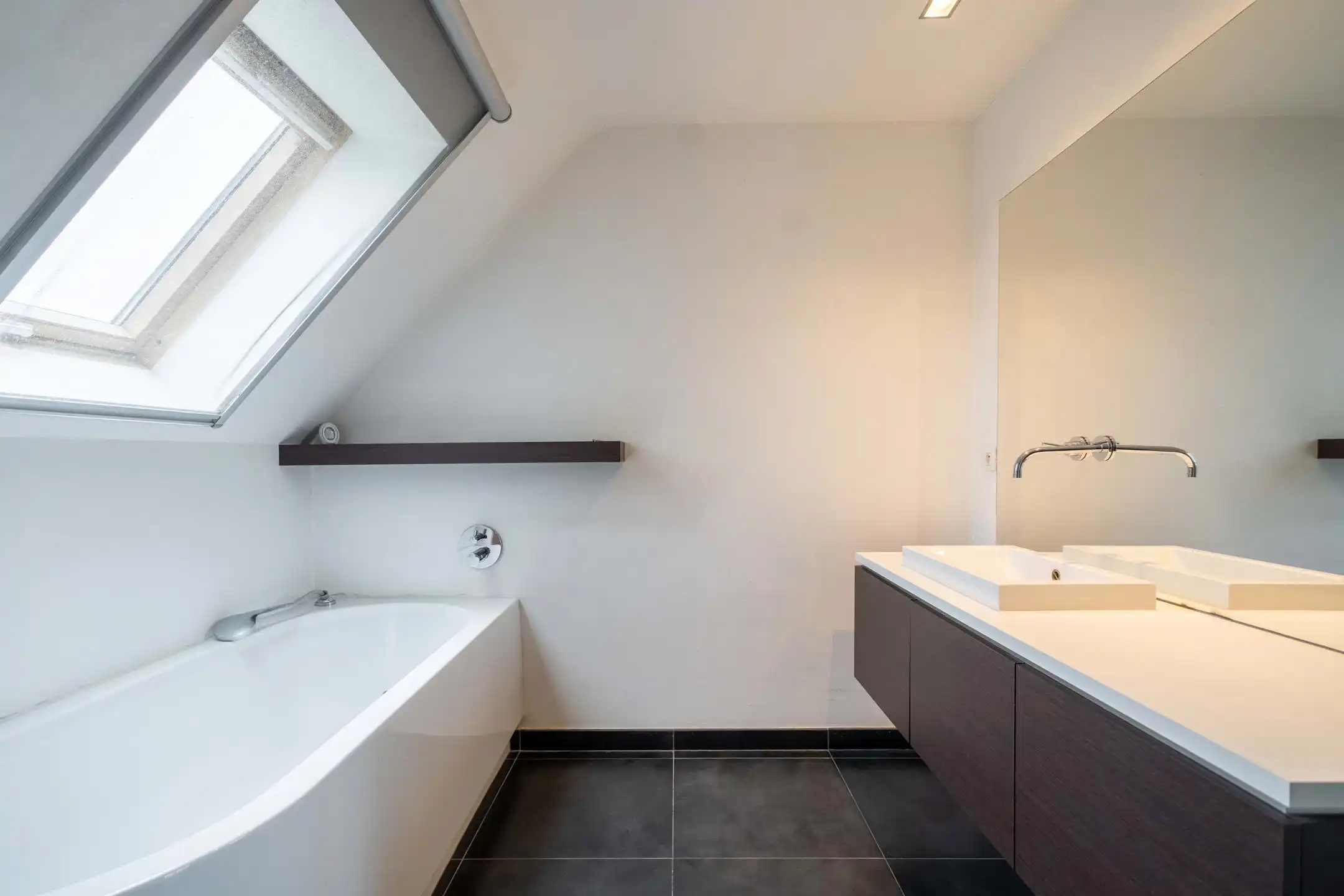 Penthouse met 1 à 2 slaapkamers, dressing en ruim terras foto 17