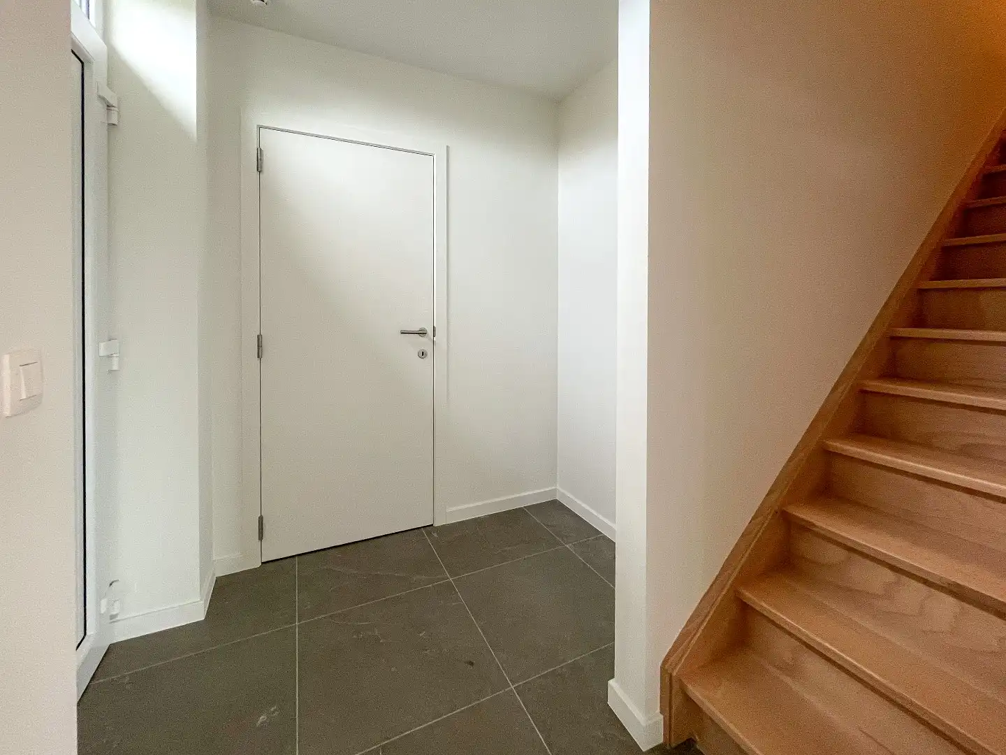 Halfopen nieuwbouwwoning met 3 slaapkamers foto 8