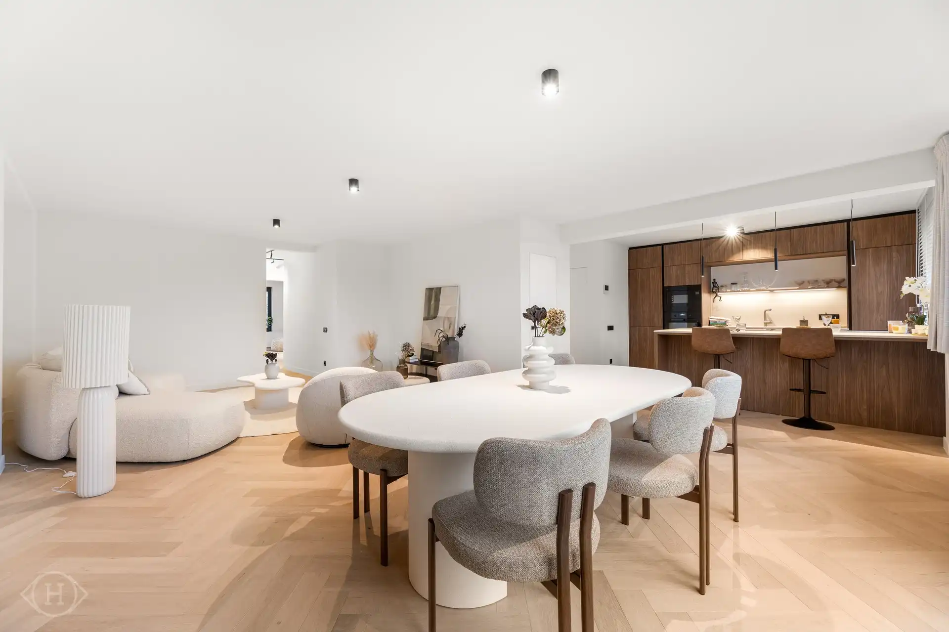 Luxueus 3-slaapkamerappartement met terras foto {{pictureIndex}}