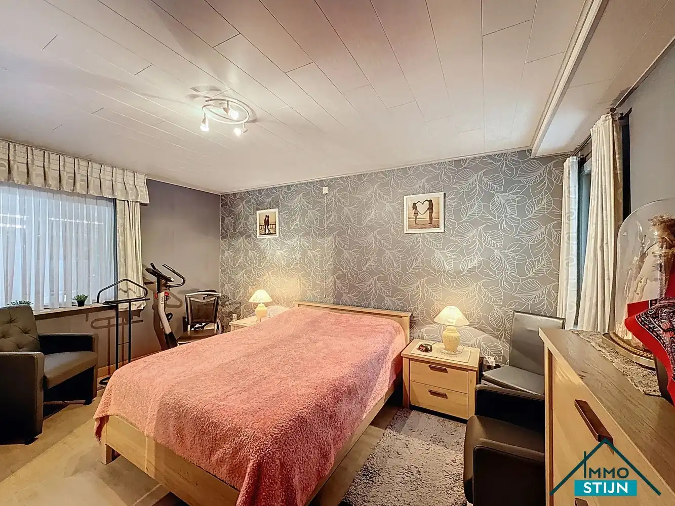 Landelijk gelegen woning met dubbele garage foto 10