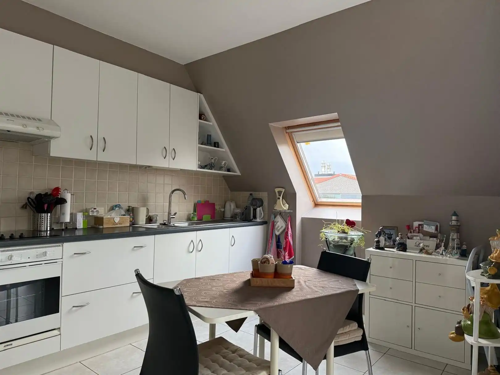 Ongemeubeld 2 slaapkamerappartement foto 6