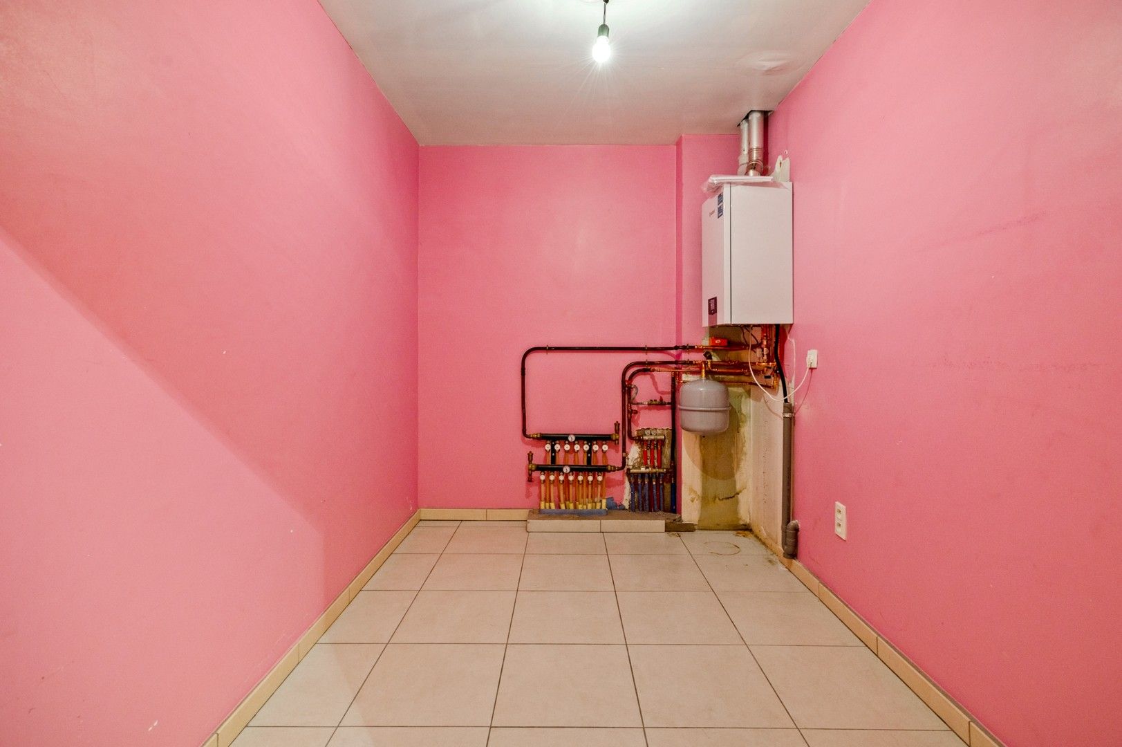 Gelijkvloers appartement in centrum Olen met 2 slpkmrs en garage! foto 10