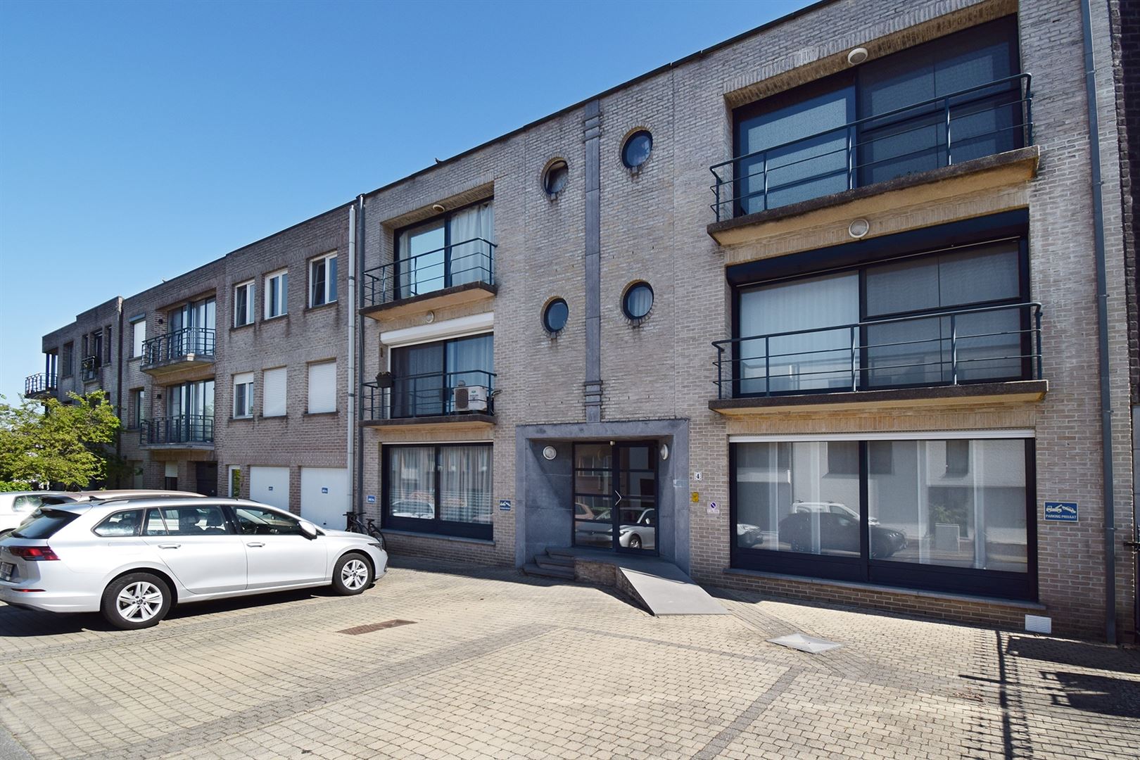 Ruim appartement met 2 slpks op centrale ligging! foto 14