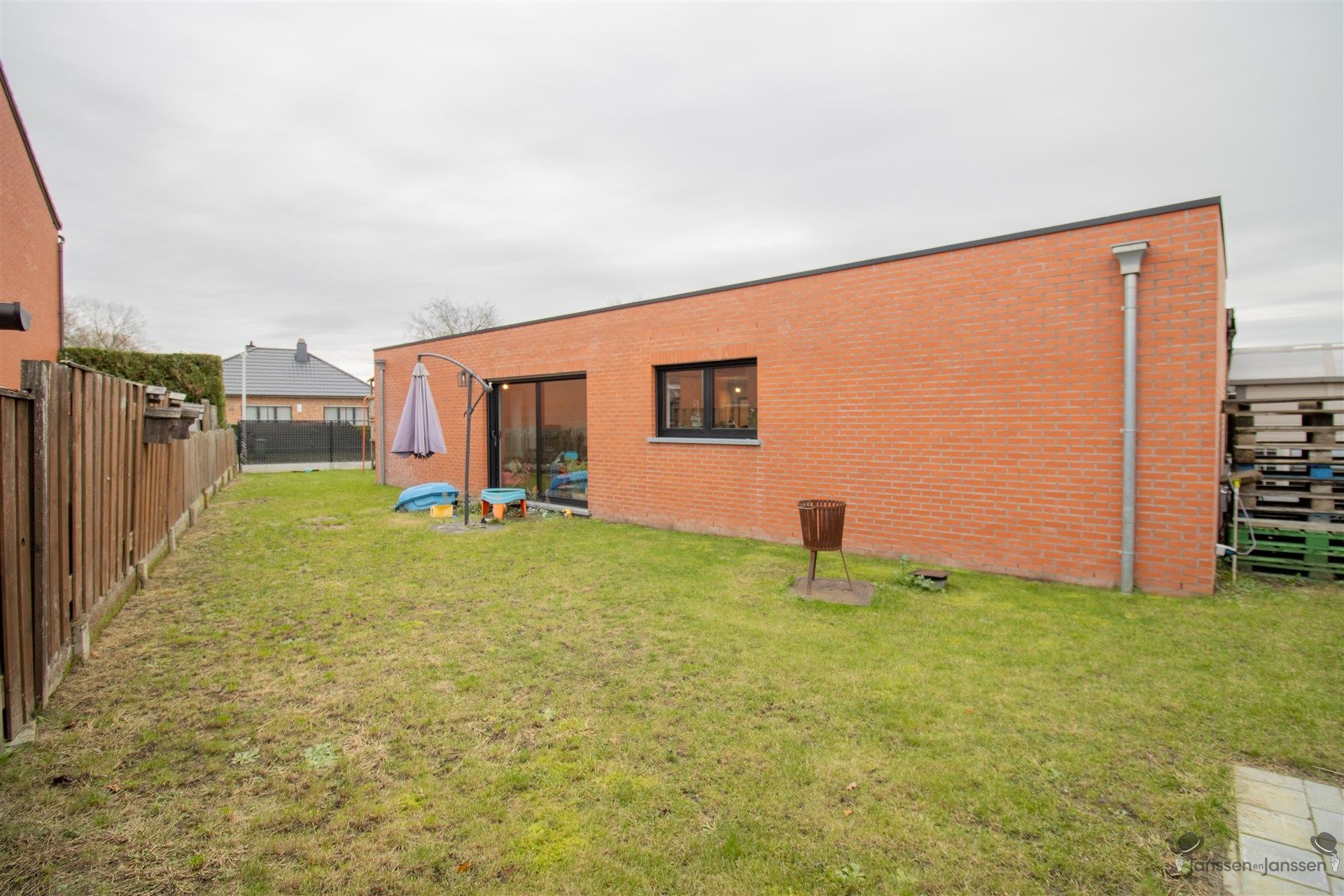 Gelijkvloerse woning met min. 3 slaapkamers en handelsruimte op 563 m² te Pulderbos. foto 15