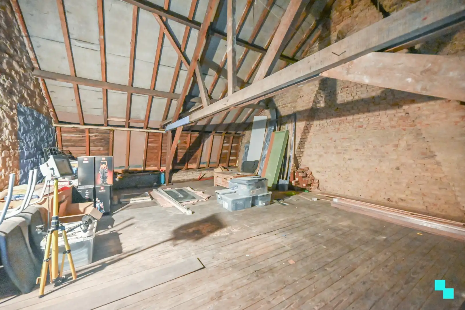 Ruime eengezinswoning met inpandige garage nabij het centrum van Kuurne! foto 31