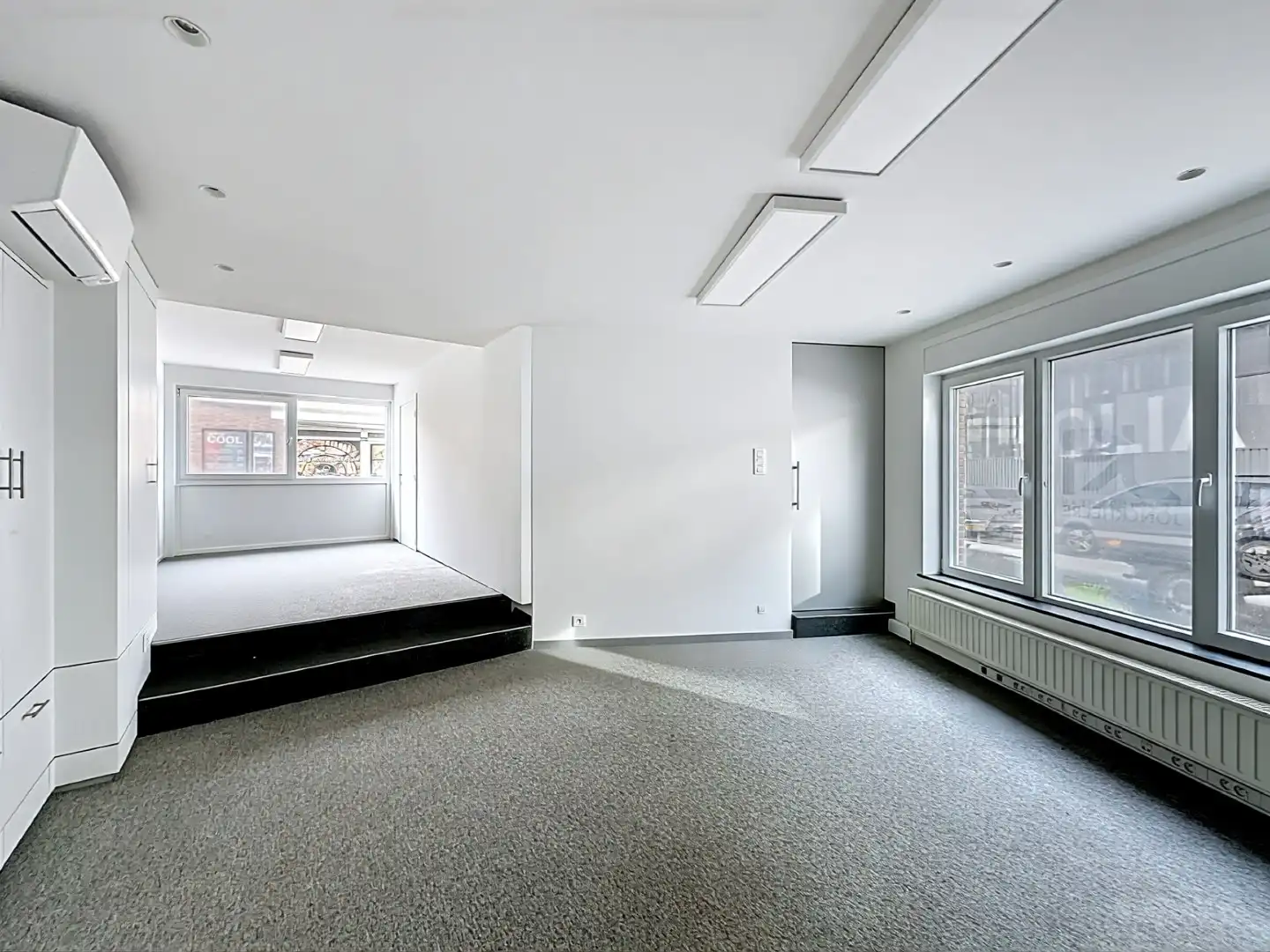 Karaktervol hoekpand met garage op toplocatie in Kessel-Lo! foto 4