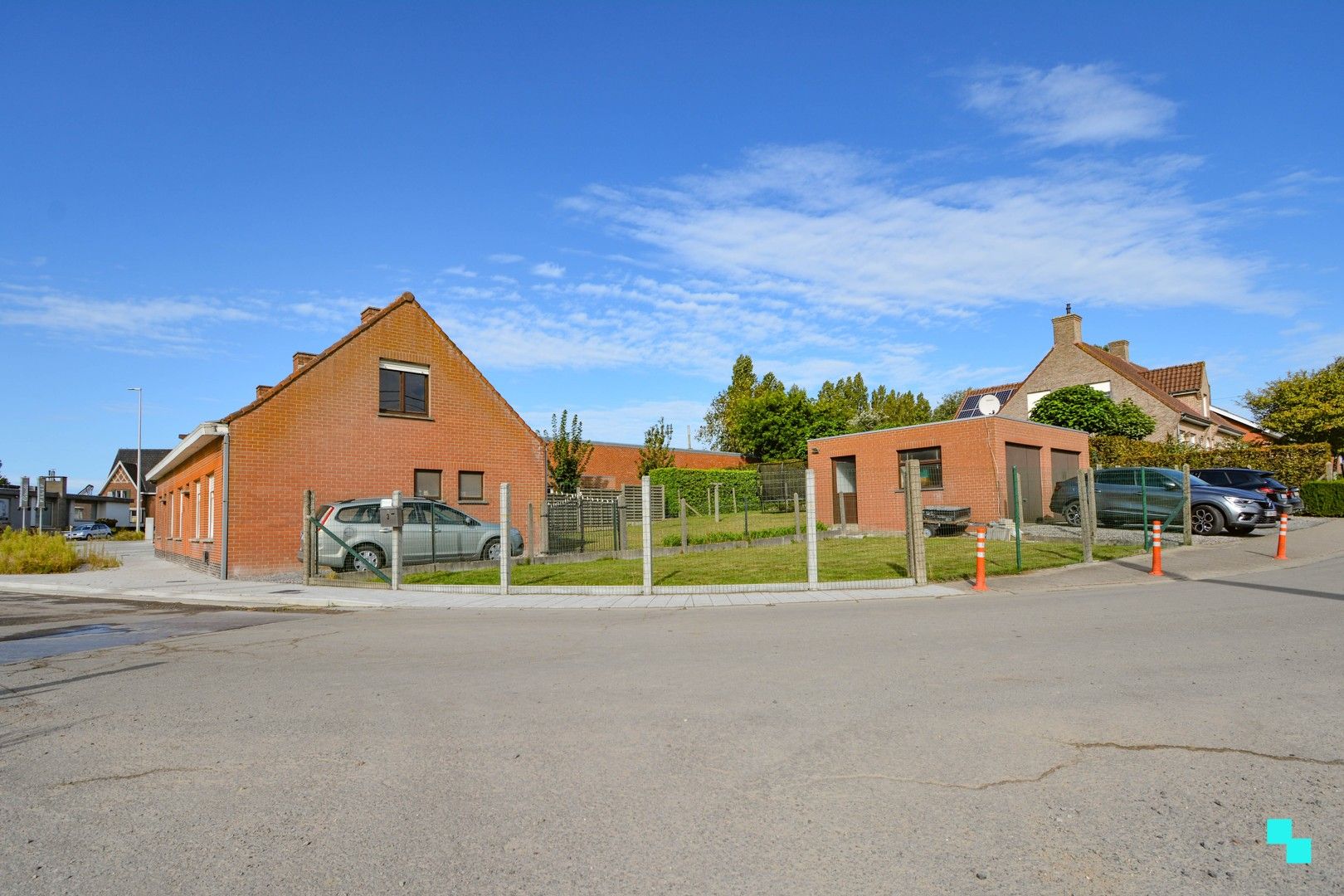 Te renoveren HOB op hoekperceel te Kortemark foto 2