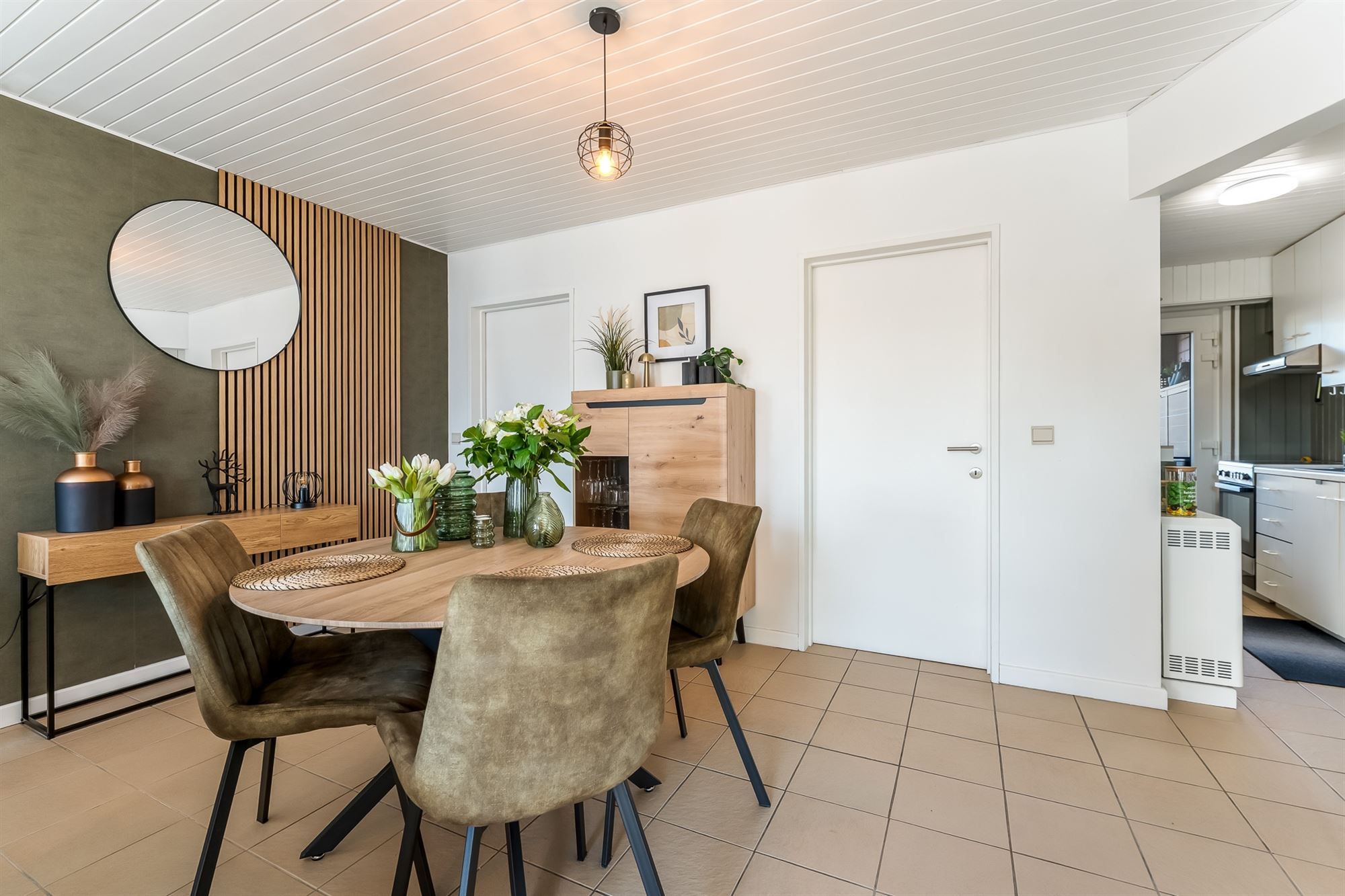 GOED GELEGEN OPBRENGSTEIGENDOM MET 2 APPARTEMENTEN foto 11