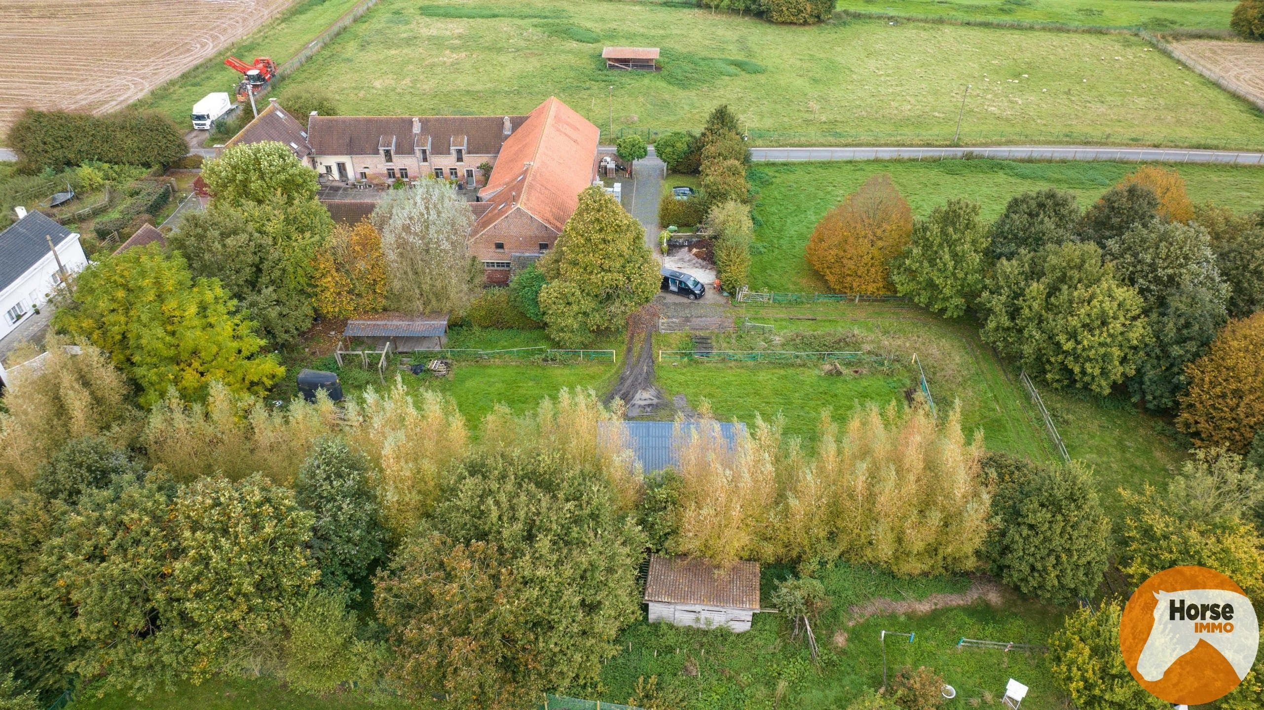 ELINGEN – Veelzijdige vierkantshoeve met ruime schuur foto 31