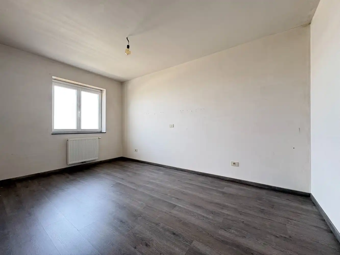 Ruime gezinswoning met 3 à 4 slaapkamers, garage en tuin foto 10