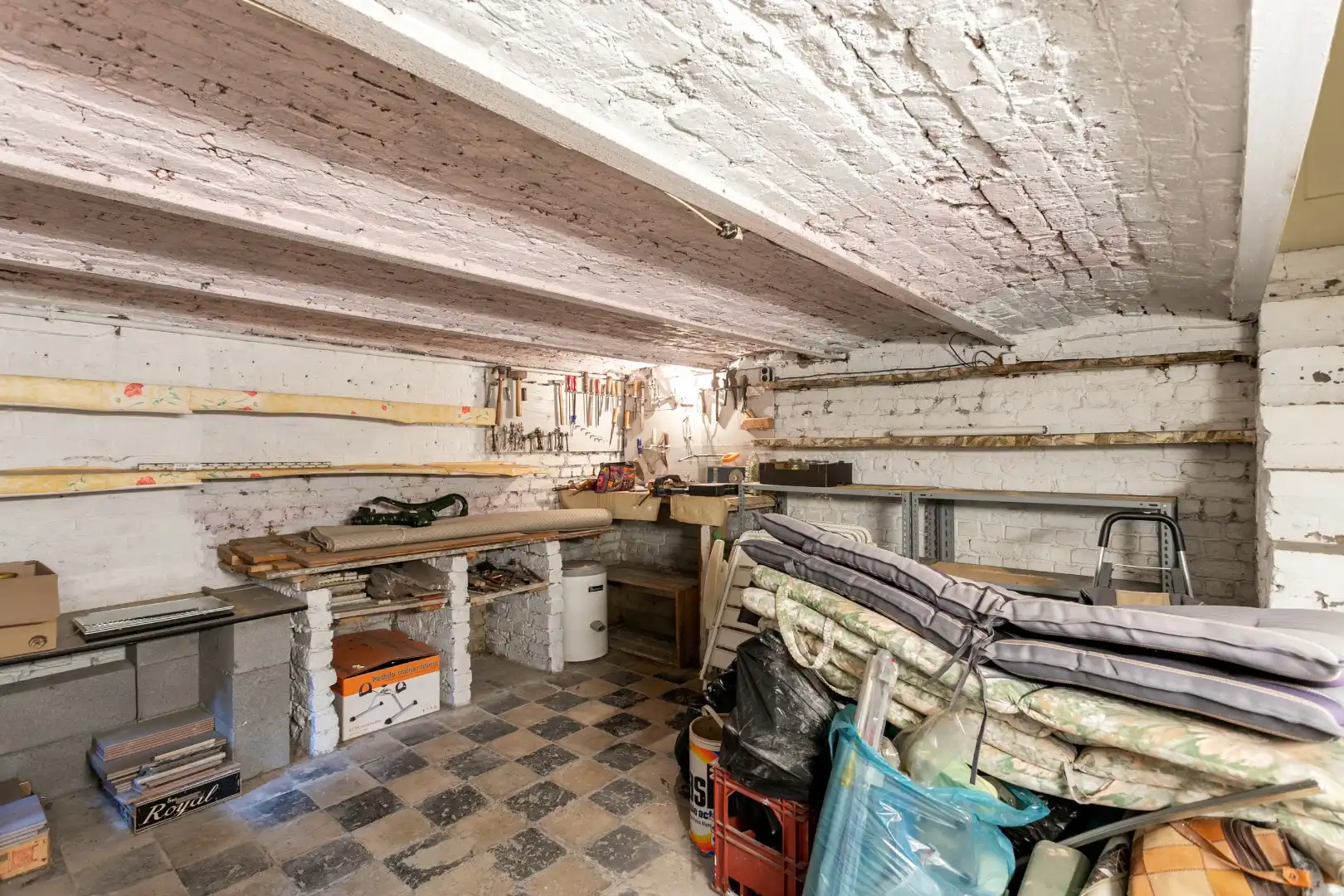 Te renoveren woning met 3 slpk te Buizingen foto 14