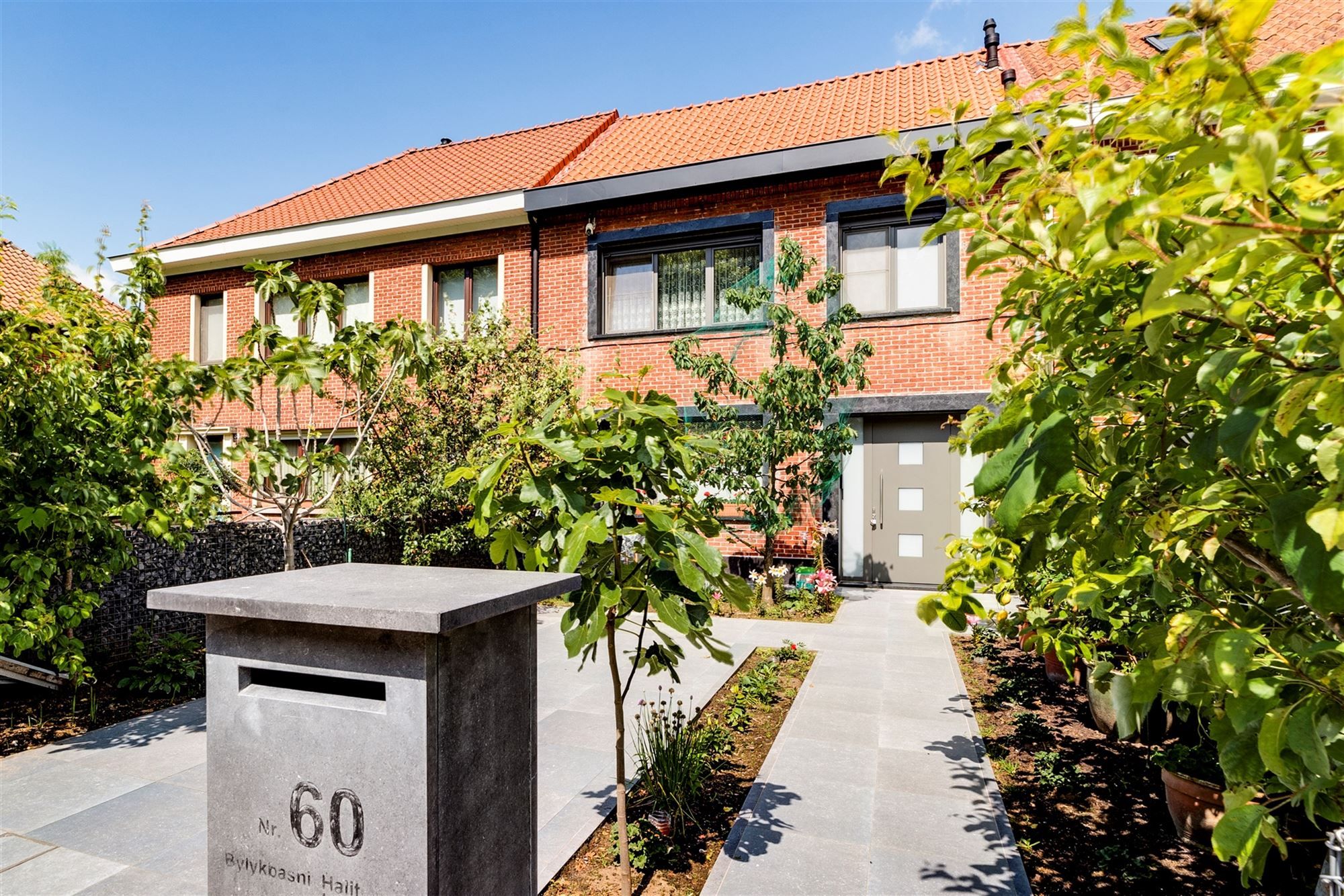 Instapklaar huis op toplocatie met vier slaapkamers foto 1