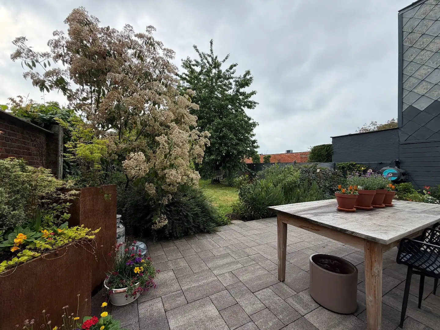 Charmante instapklare woning met 2 à 3 slpk. aan de vaart in Schoten nabij het centrum.  foto 33