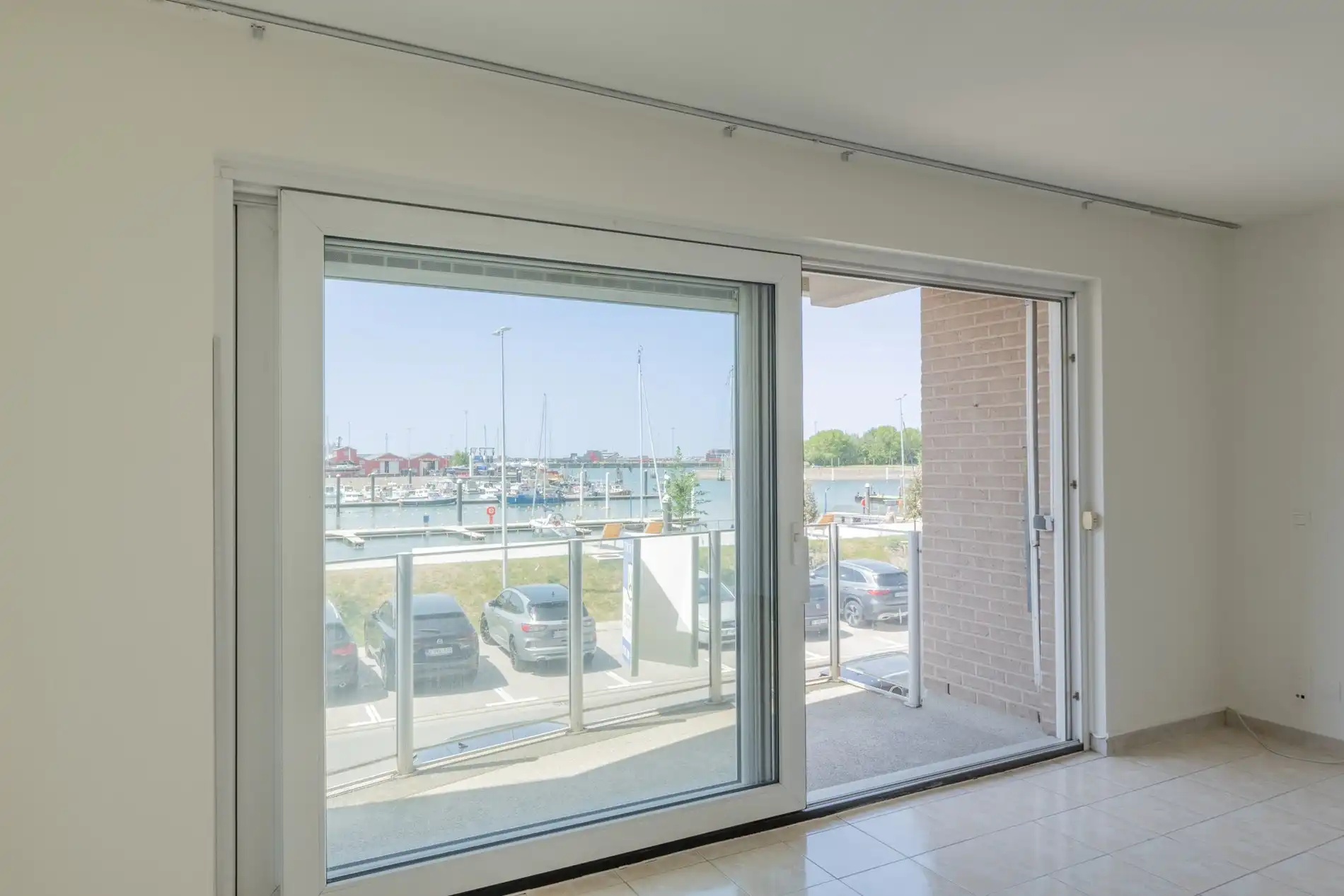 Appartement met 2 terrassen en een garagebox foto 6