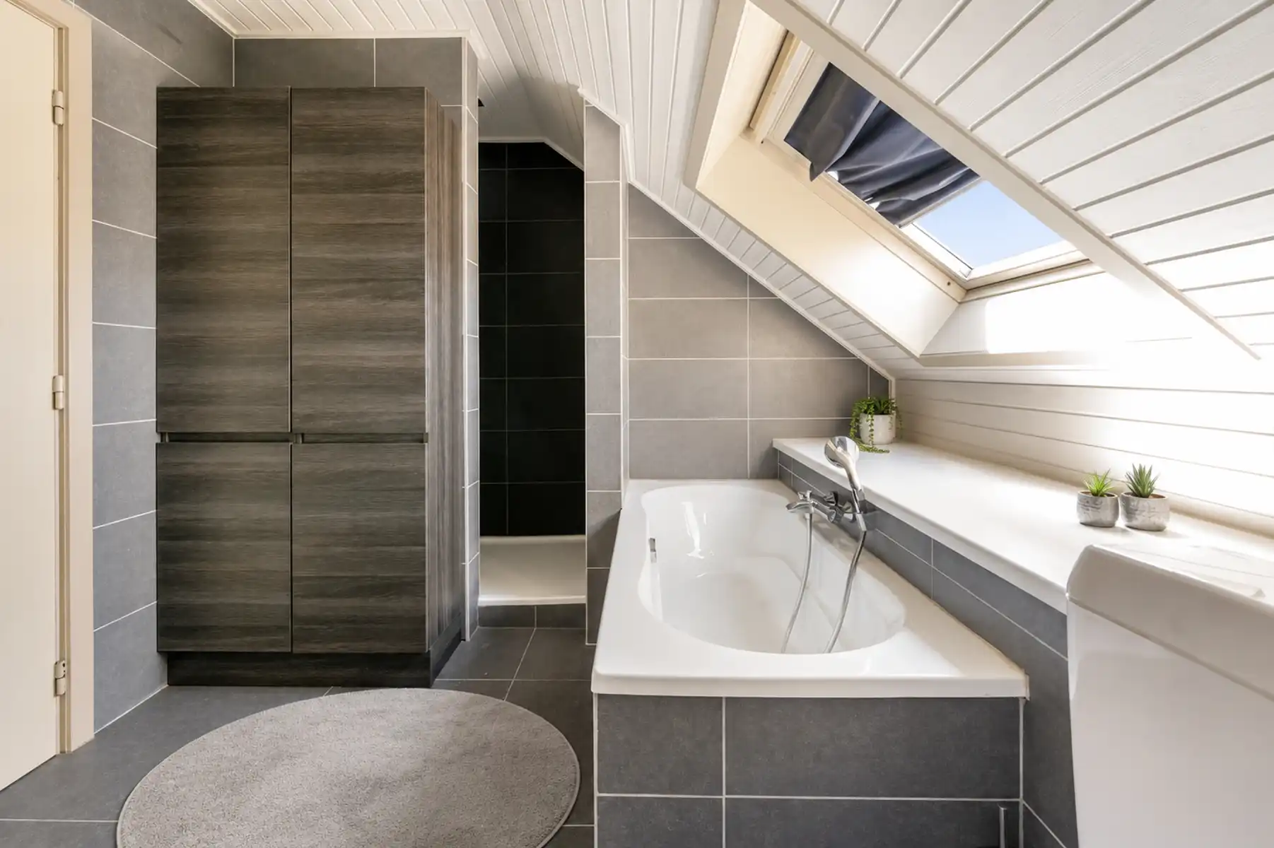 Open bebouwing met ruime oprit nabij centrum Berlare foto 14